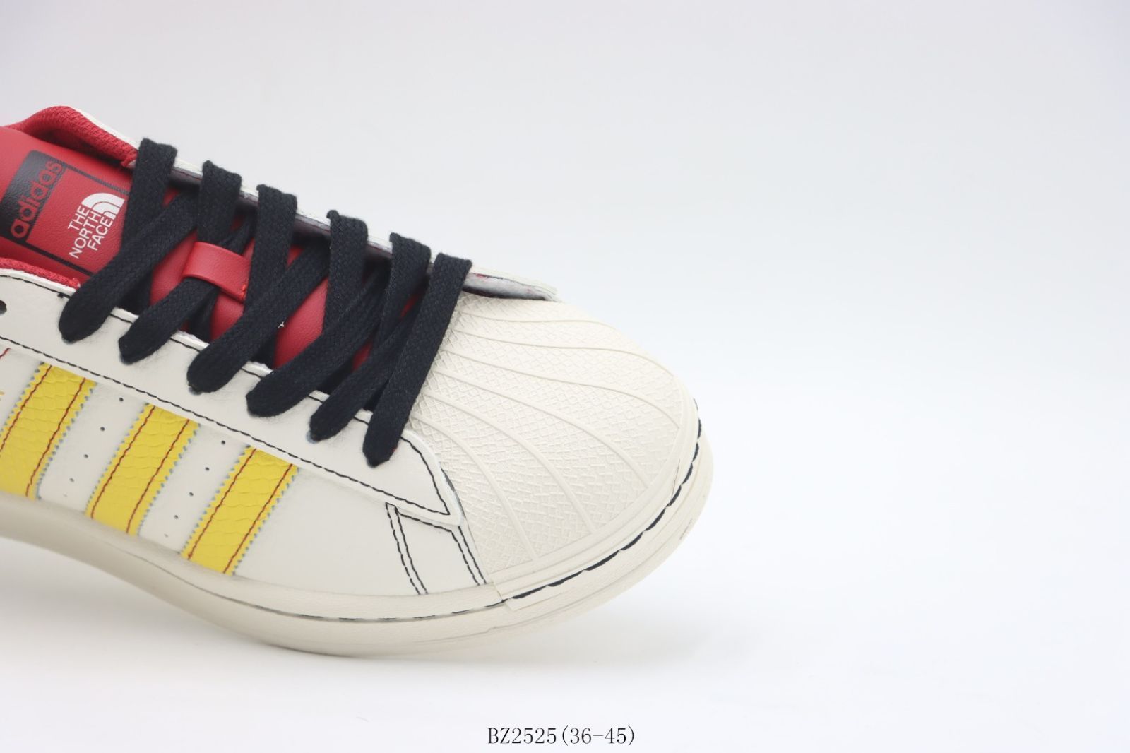 スケートシューズ