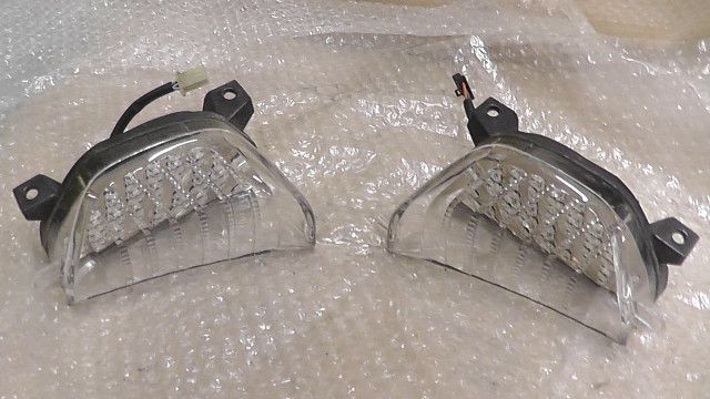 フォルツァZ MF10-1006xxx の ウインカー 左右 1759291787