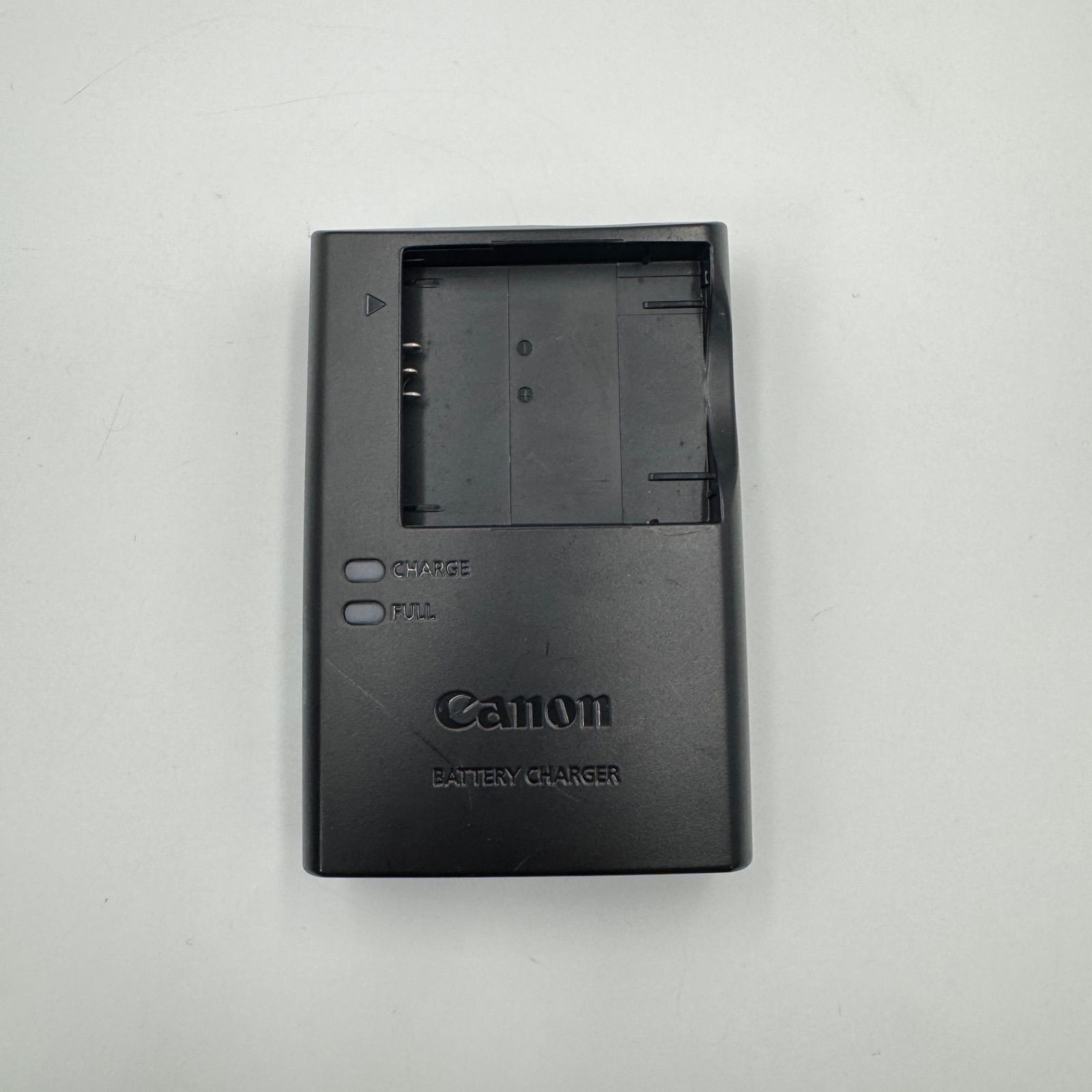 Canon IXY DIGITAL 70 シルバー バッテリーチャージャー付き キャノン Canon IXY Digital 70 3x バッテリー チャージャー付き