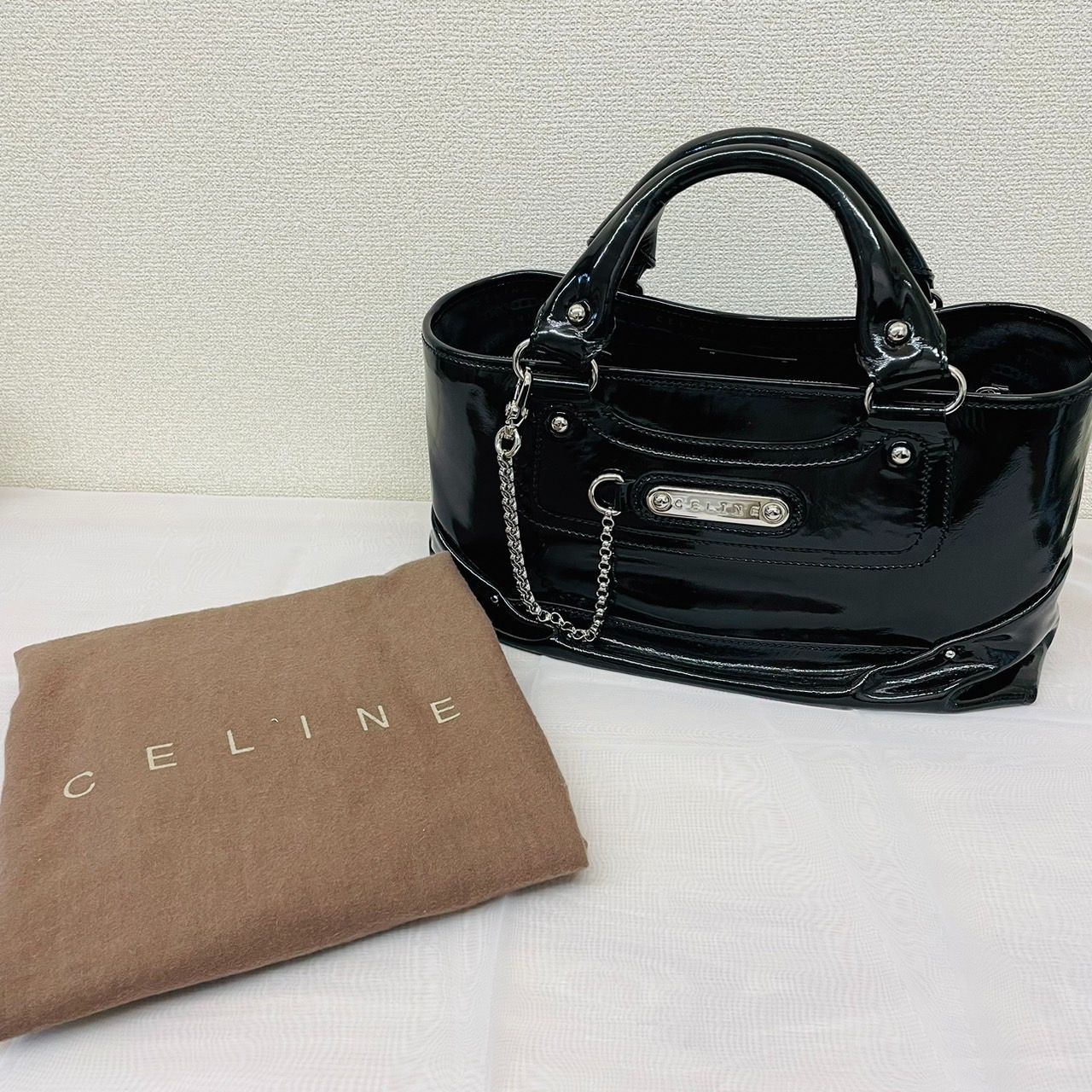 【美品】 ☆ CELINE エナメル ブギーバッグ ☆ セリーヌ ／ ブラック ／ ハンドバッグ ／ レディース