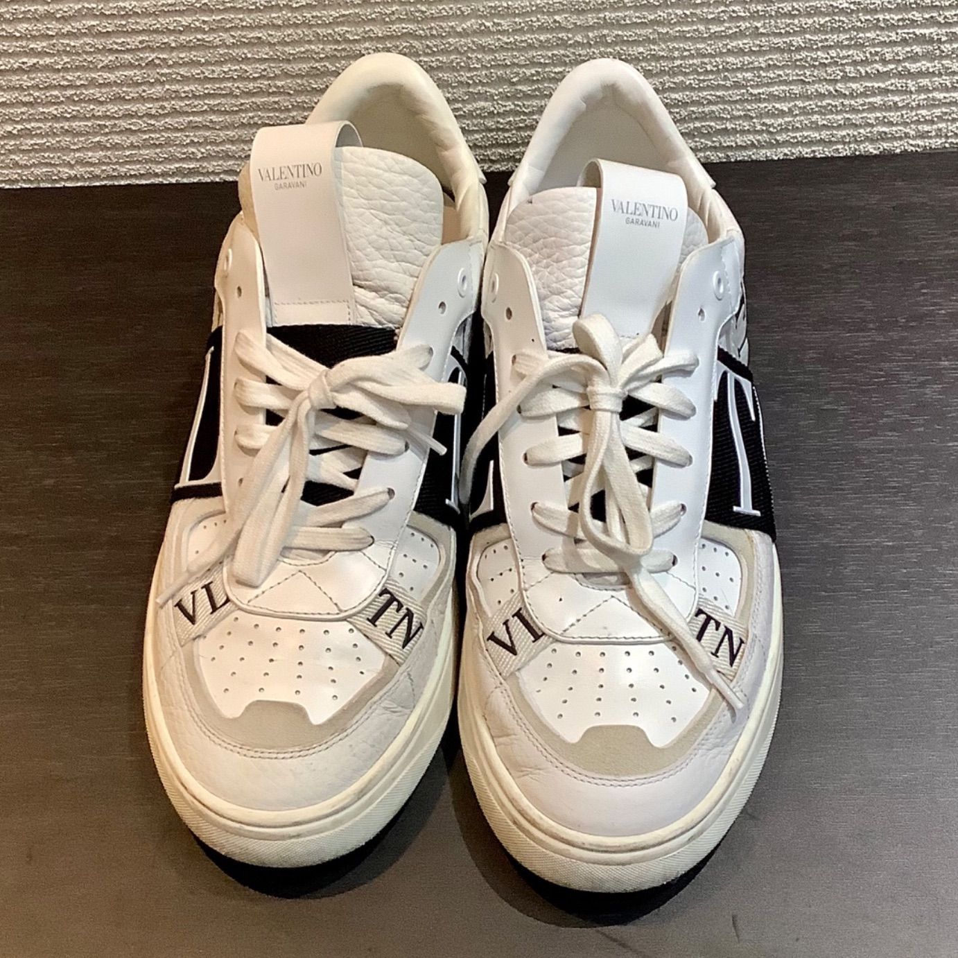 ロゴが目立つVALENTINOスニーカー 楽天市場】VALENTINO ヴァレンティノ 21SS ロゴプリント