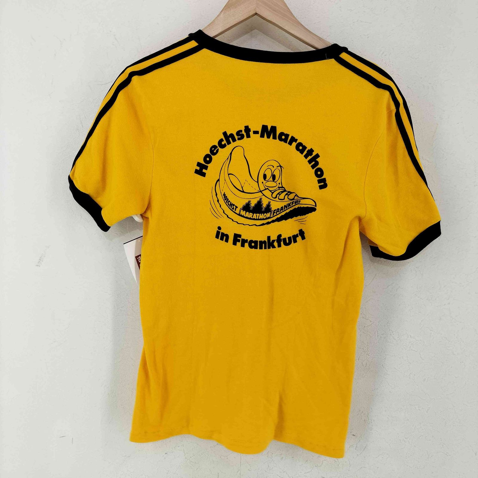 adidas(アディダス) 国旗タグ HOECHST-MARATHON Tシャツ レディース import 中古 古着 0722 アディダス adidas 国旗タグ HOECHST-MARATHON Tシャツ