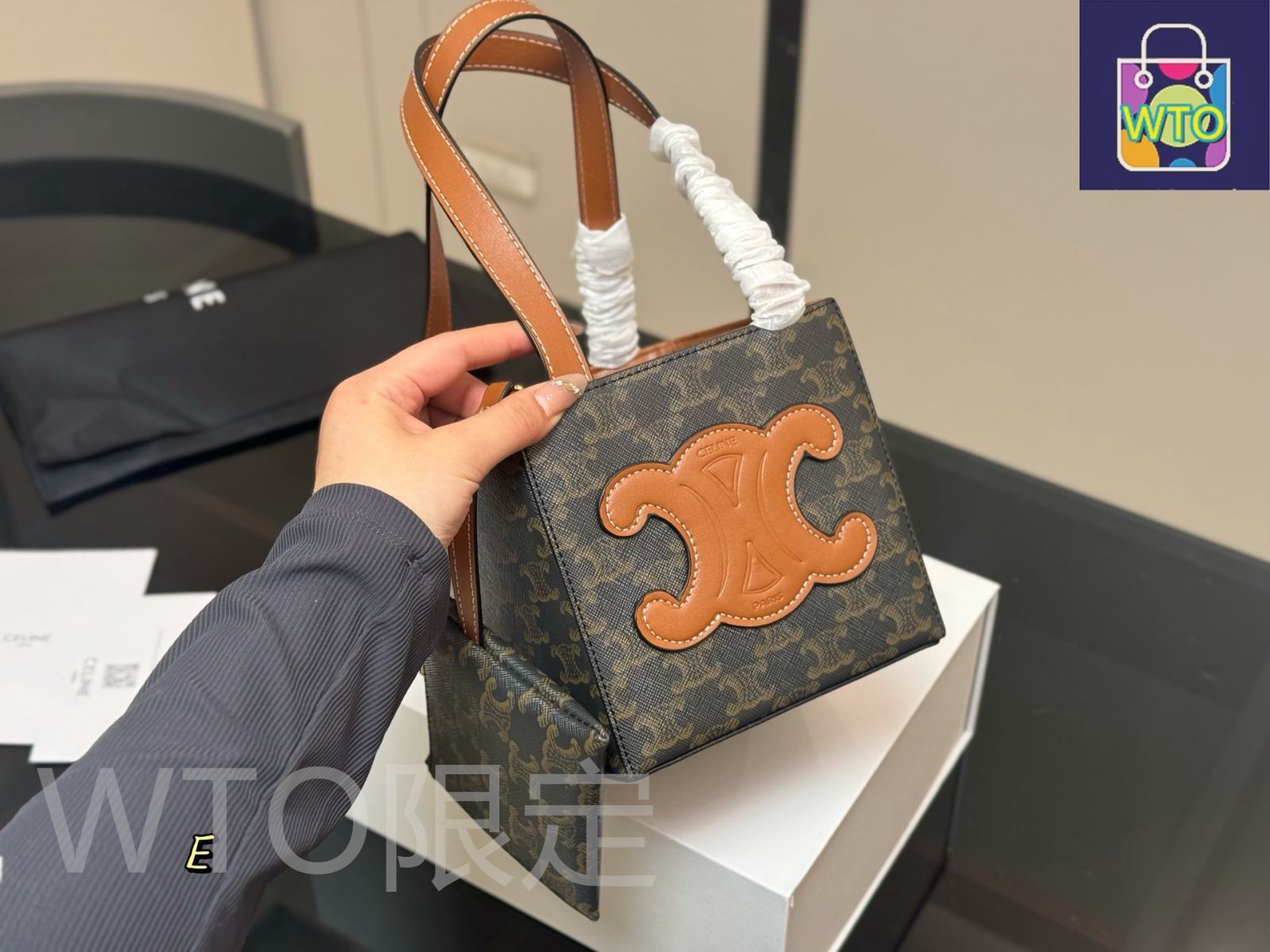 今日特価】Celine New Handheld Box Bag Monogram（セリーヌ
