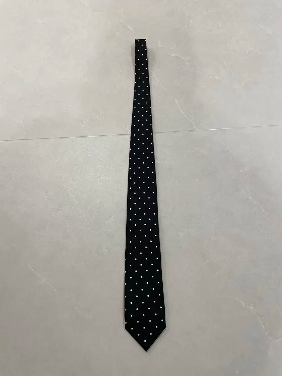 【未使用に近い✨】トムフォード ネクタイ ブラック チェック 高級シルク 肉厚 TOM FORD トムフォード ネクタイ STE001 SPS01 メンズ シルク