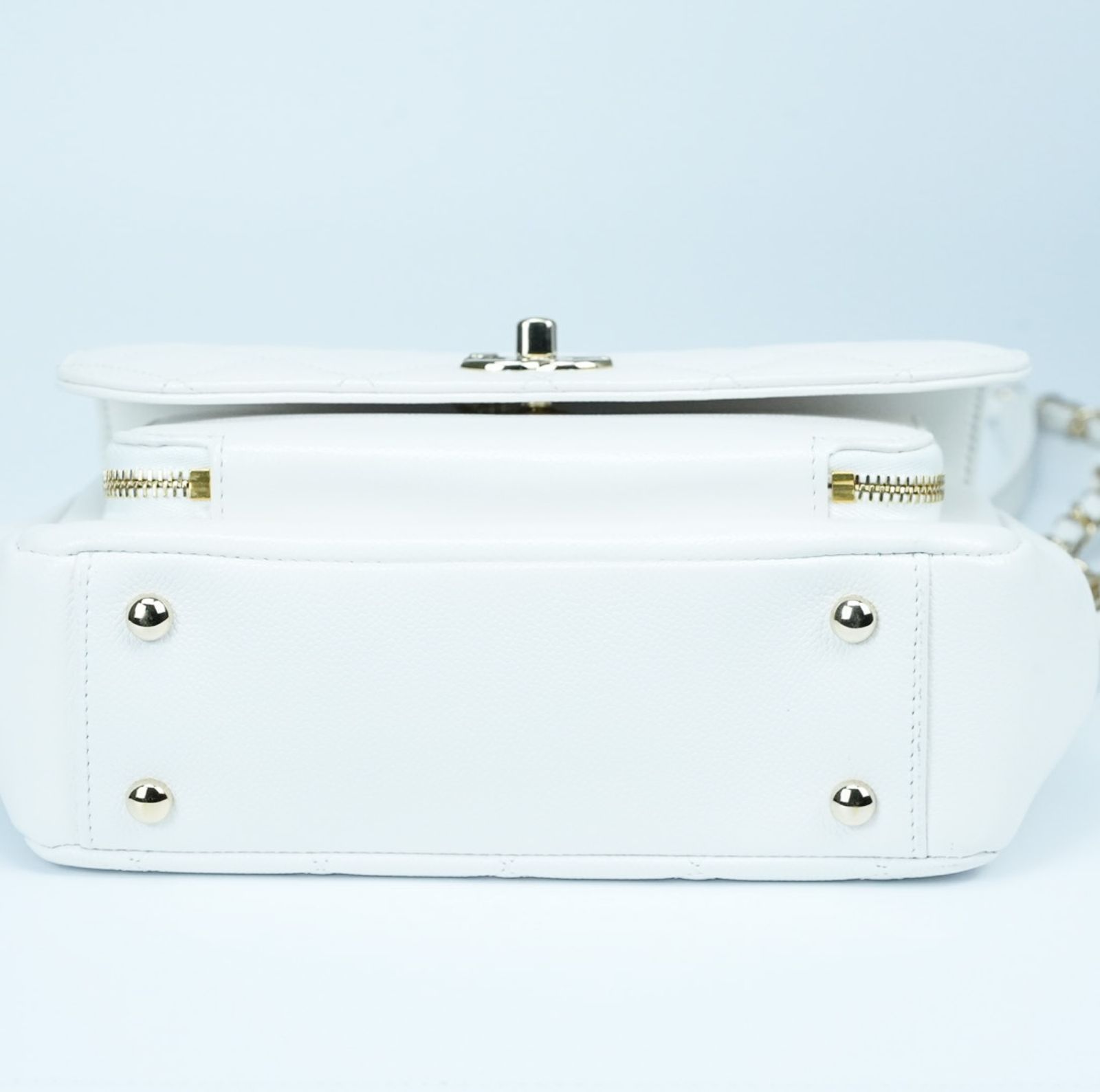 シャネル ♪入手困難♪ ビジネスアフィニティS ホワイト CHANEL シャネル ビジネスアフィニティ マトラッセ トップ