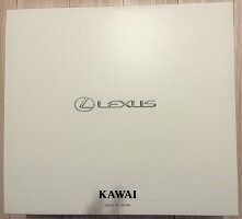 レクサスオリジナル ミニグランドピアノ 黒 ブラックｘカーボン調 Lexus collection カワイミニグランドピアノ コラボレーション