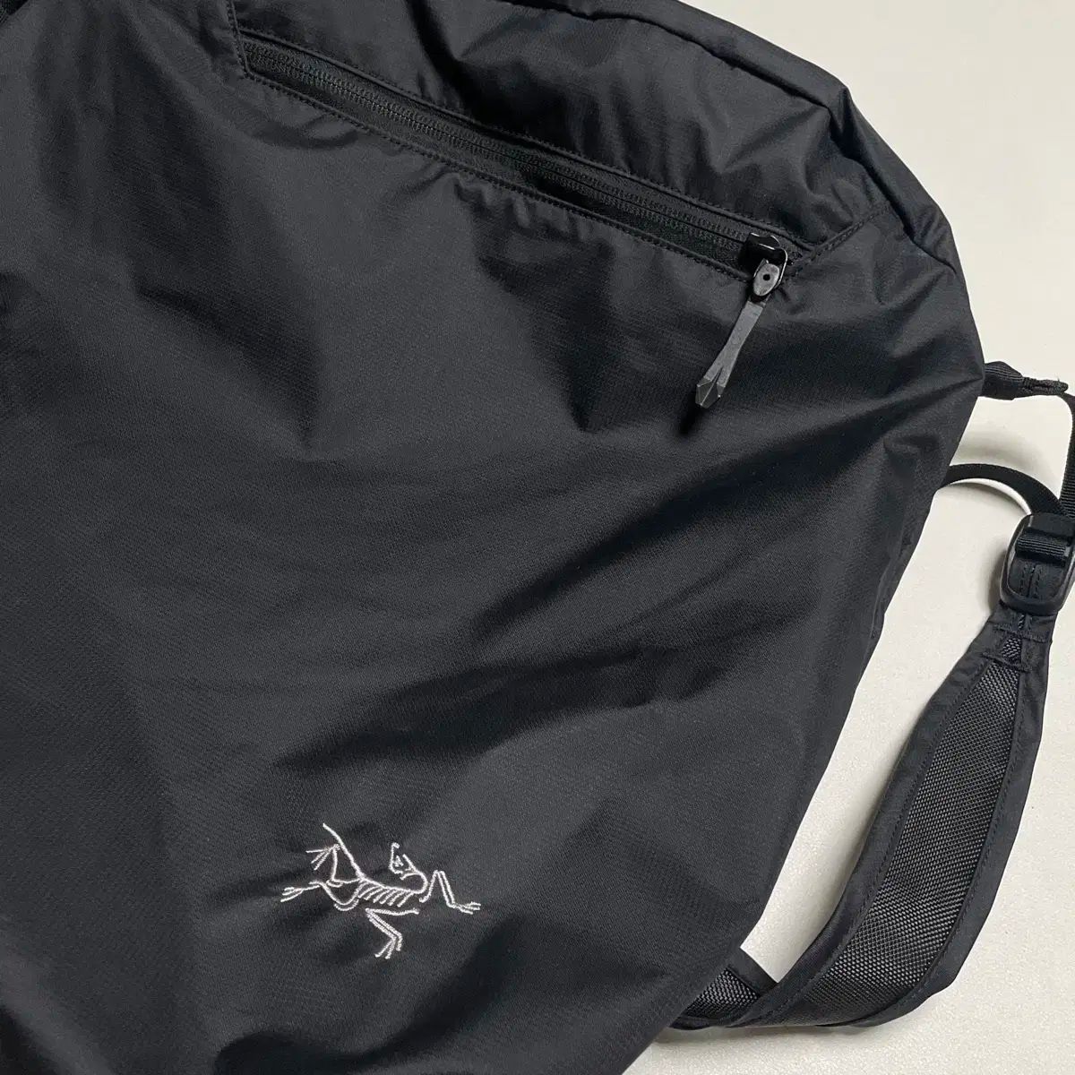 ARC'TERYX(アークテリクス) ヒリアド 12 トートバッグ ブラック