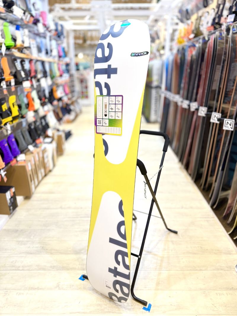 ラスト1点】メンズ スノーボード 板 型落ち Bataleon Evil Twin 157cm