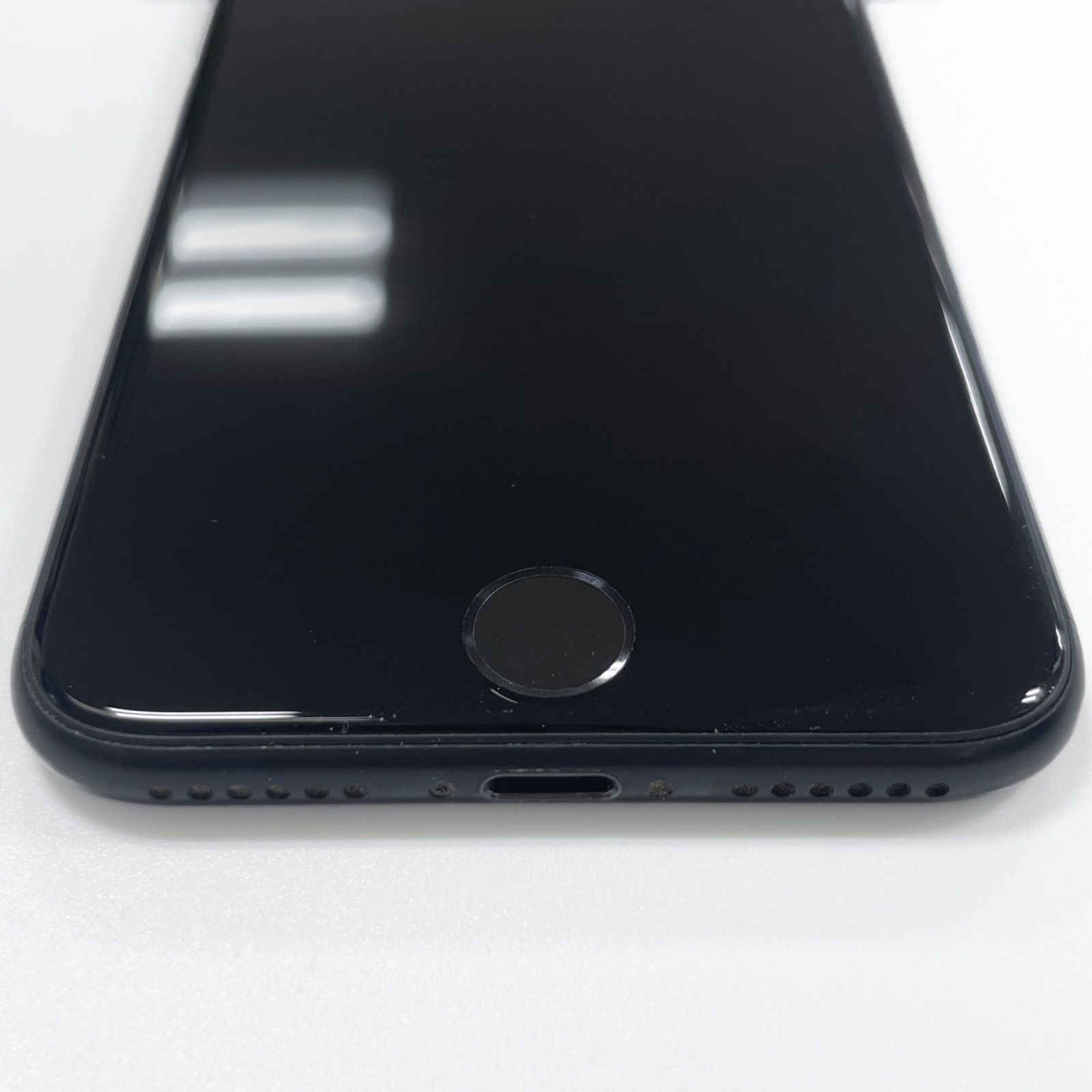 中古】iPhoneSE 第2世代 64GB バッテリー75％(劣化) ブラック docomo