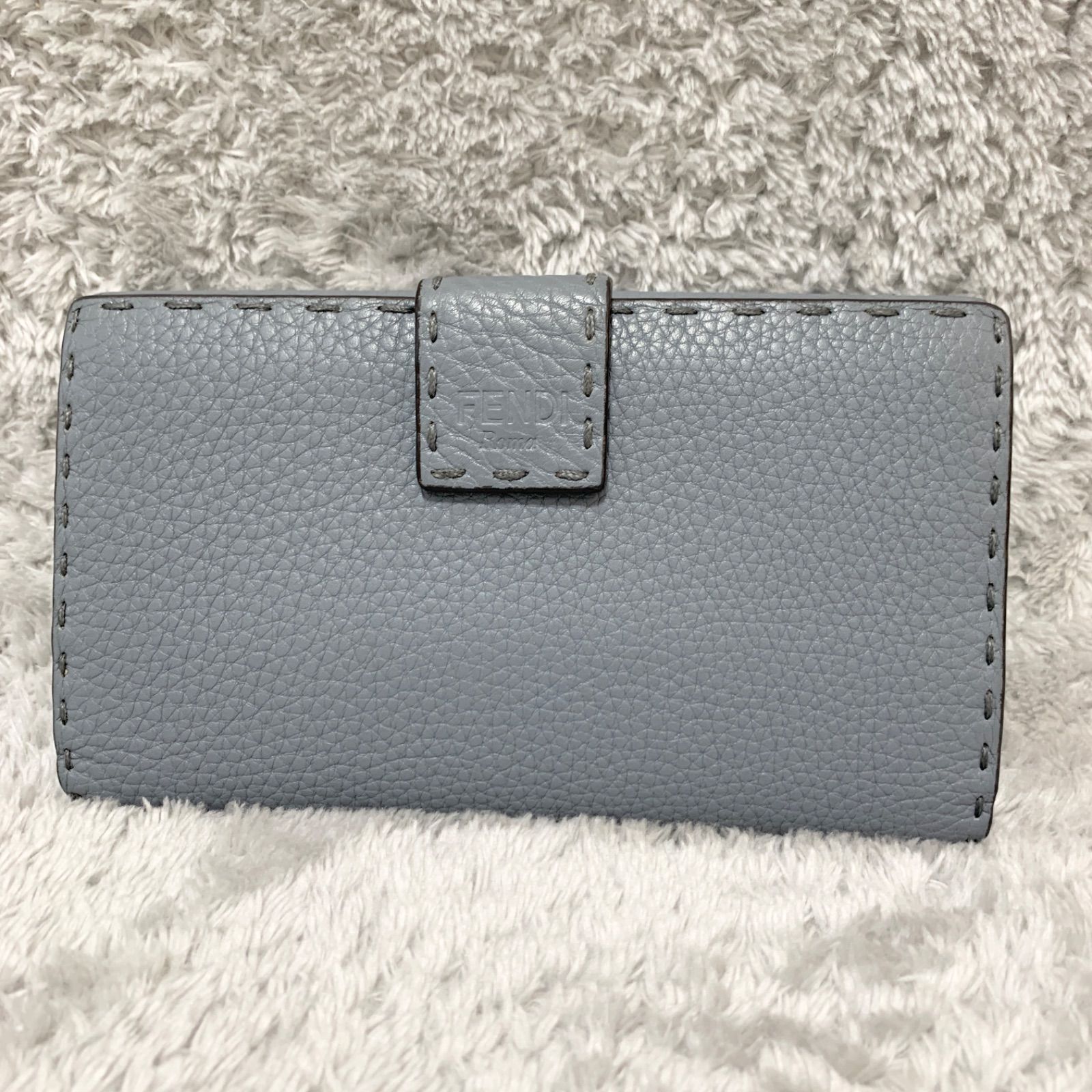 極美品】フェンディ 財布 箱付き 長財布 ピーカブ セレリア 本革 