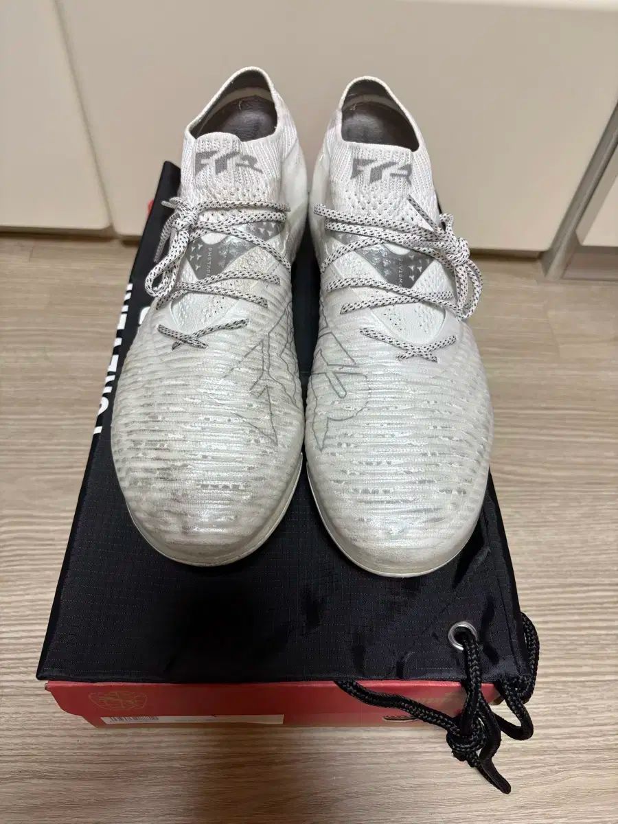 PUMA プーマ フューチャー 8 究 の AG
