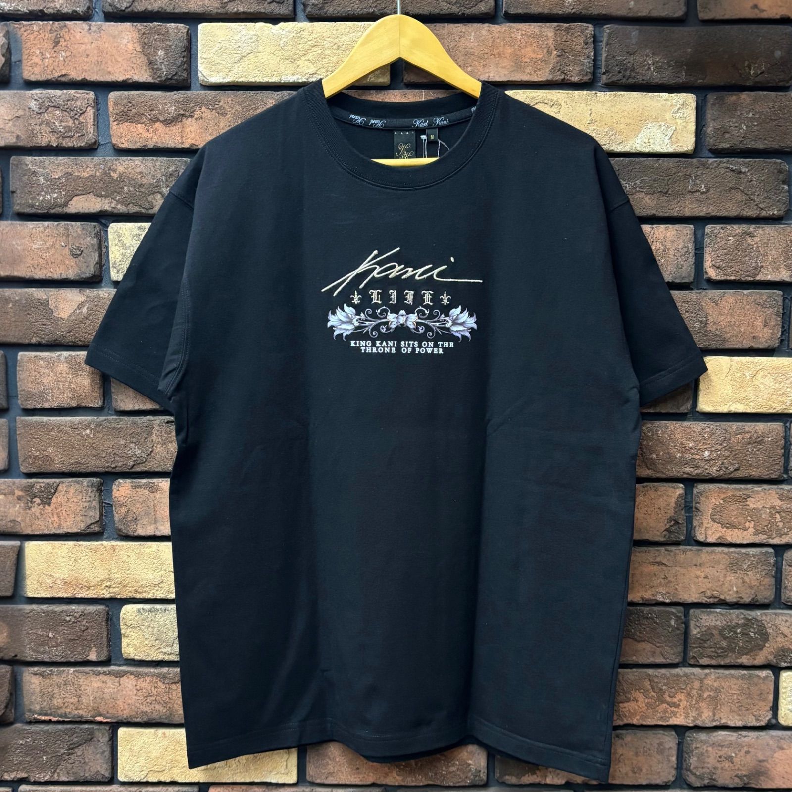 Karl Kani/カールカナイ】バロックローズTEE 半袖Tシャツ 刺繍 