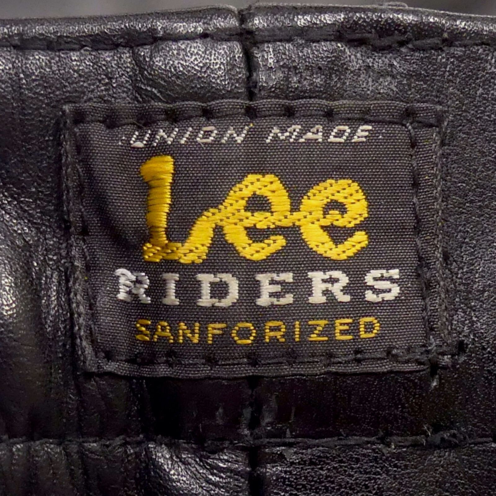 Lee RIDERS リーライダーズ　牛革　レザーパンツ　32x34 未使用 Lee レザーパンツ 本革 34×34 ライダース ブラック ゴールデン
