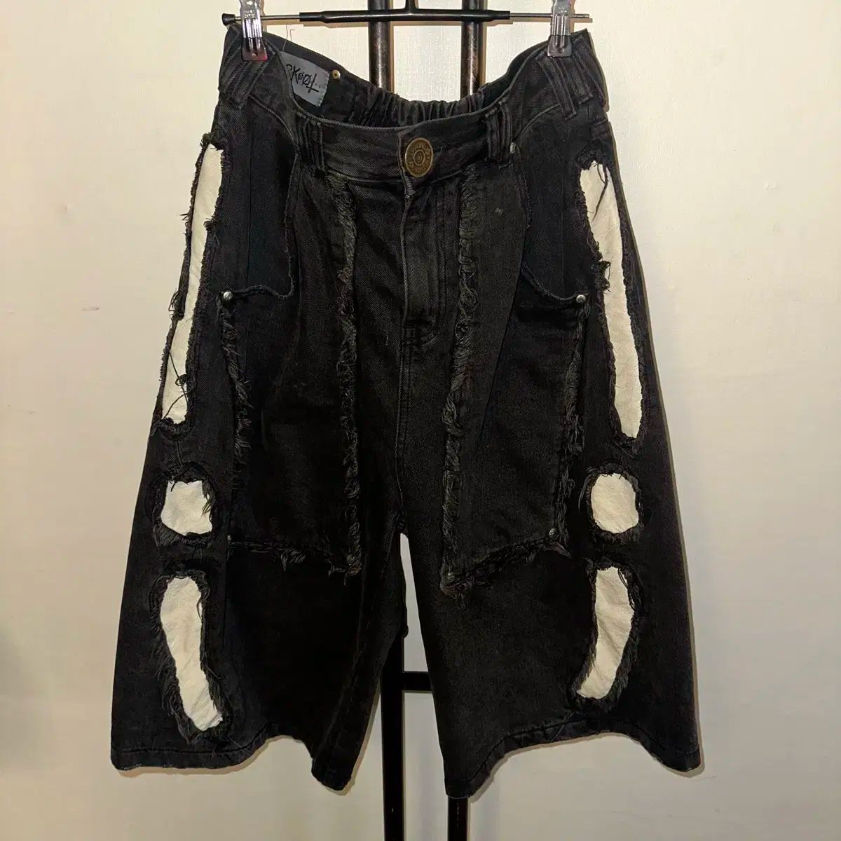 skoot UNDERWORLD JORTS 知念。 中古・古着通販】SKOOT (スクート) Underworld Jorts ブラック