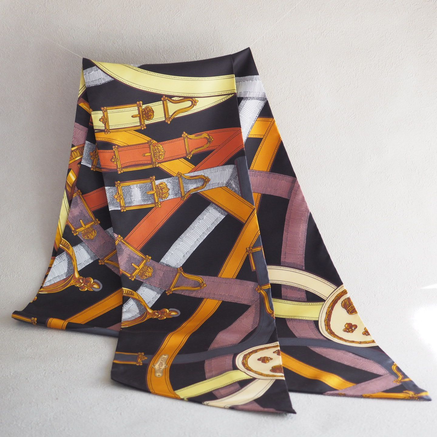 【美品】エルメス マキシツイリー 帝王学 スカーフ シルク 美品】エルメス マキシツイリー 帝王学 スカーフ シルク HERMES