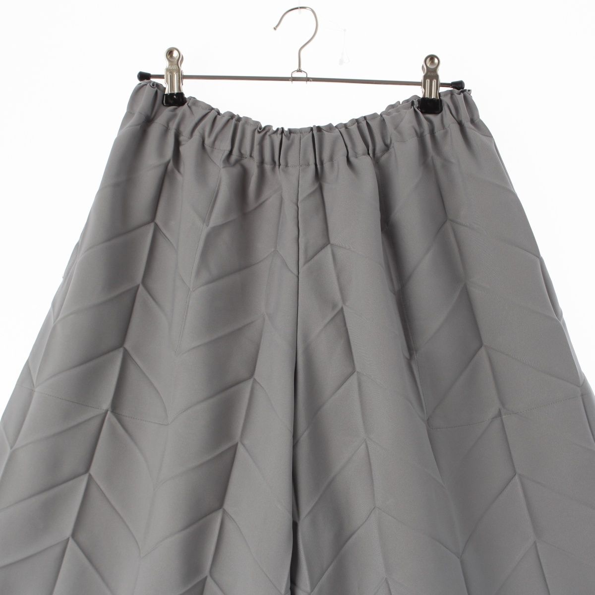 ミー イッセイミヤケ 24年 プリーツ デザイン パンツ MI43FF572 グレー  
