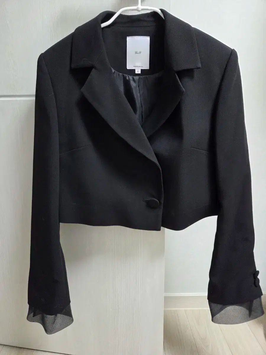 ツイード特性上 お気になさる方はご遠慮ください