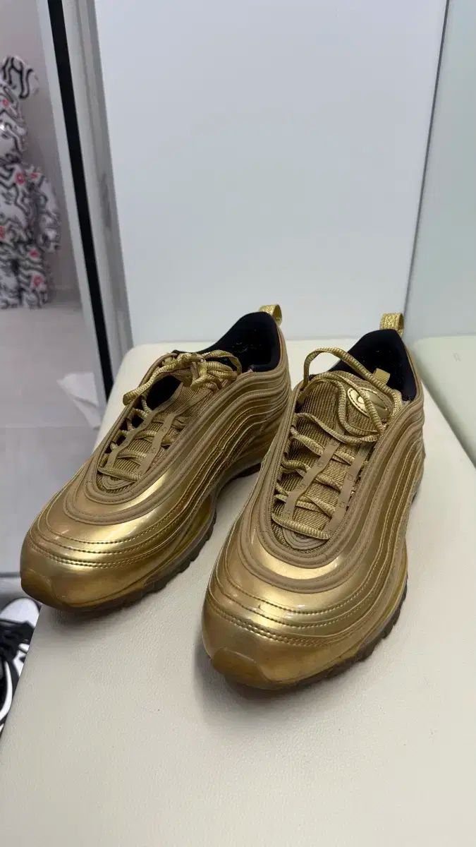 NIKE ナイキ エアマックス ゴールド 275