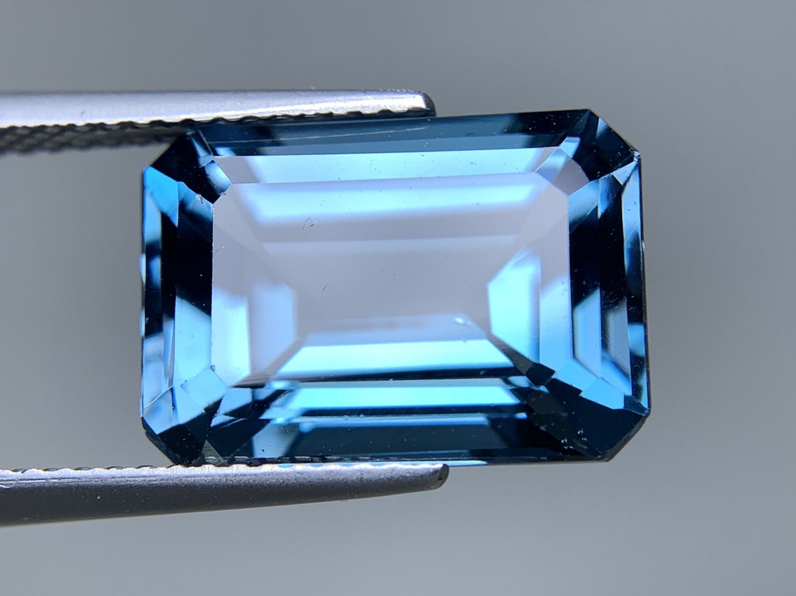 ロンドンブルートパーズ 天然 9.552ct 宝石鑑別書付き 14.10㎜×10.14㎜×7.00㎜ ルース 裸石 6790Y FORTGASGNV_COM_BR