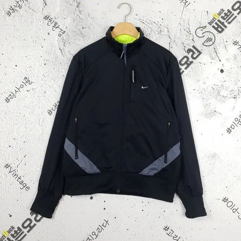 Nike(ナイキ） NIKE スウッシュ フルジップアップ ドライフィット ウインドブレーカー ジャージ 黒 3800047