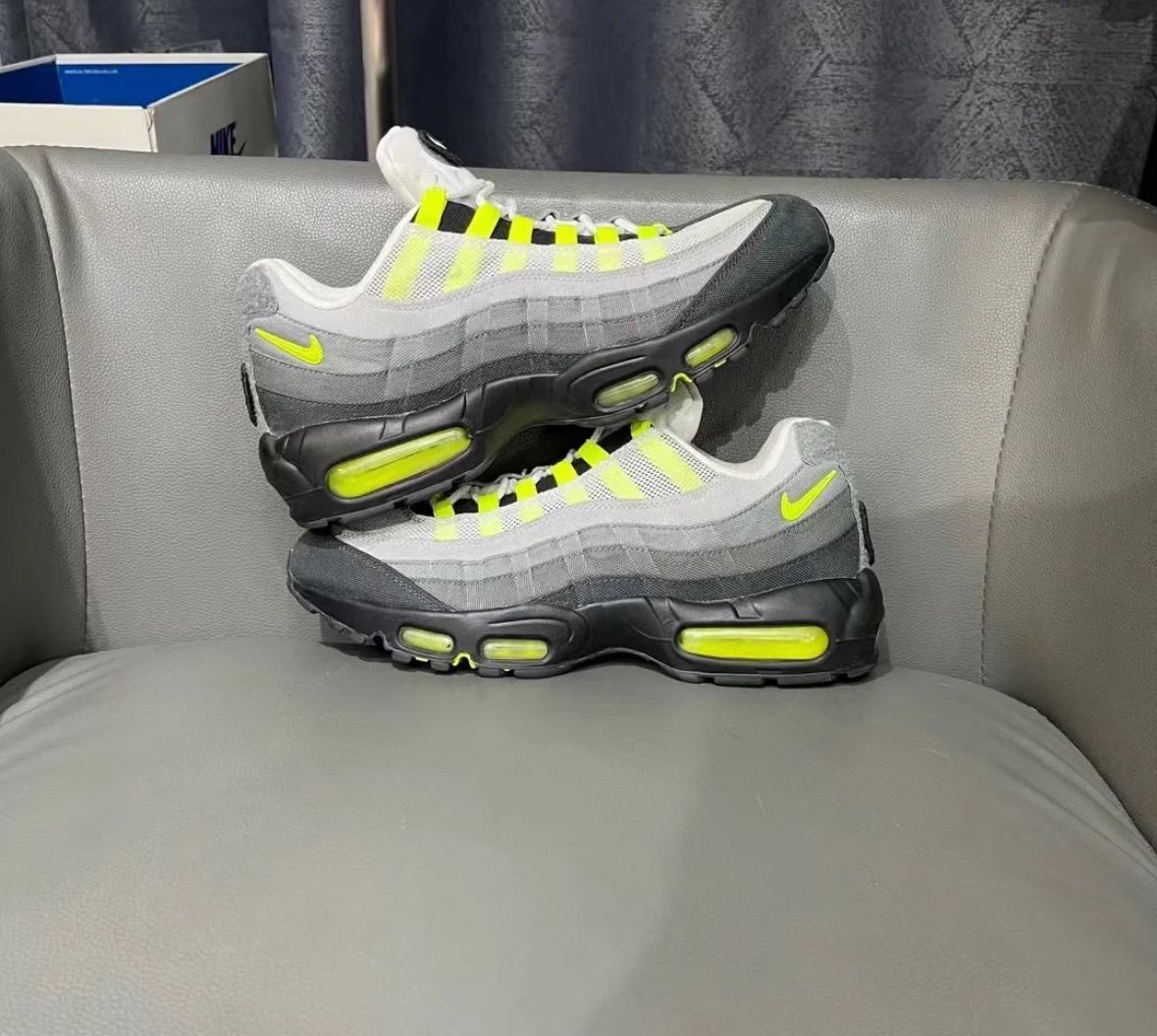 NIKE AIR MAX 95 PATCH OG NEON ナイキ エアマックス95 パッチ OG ネオン 747137-170