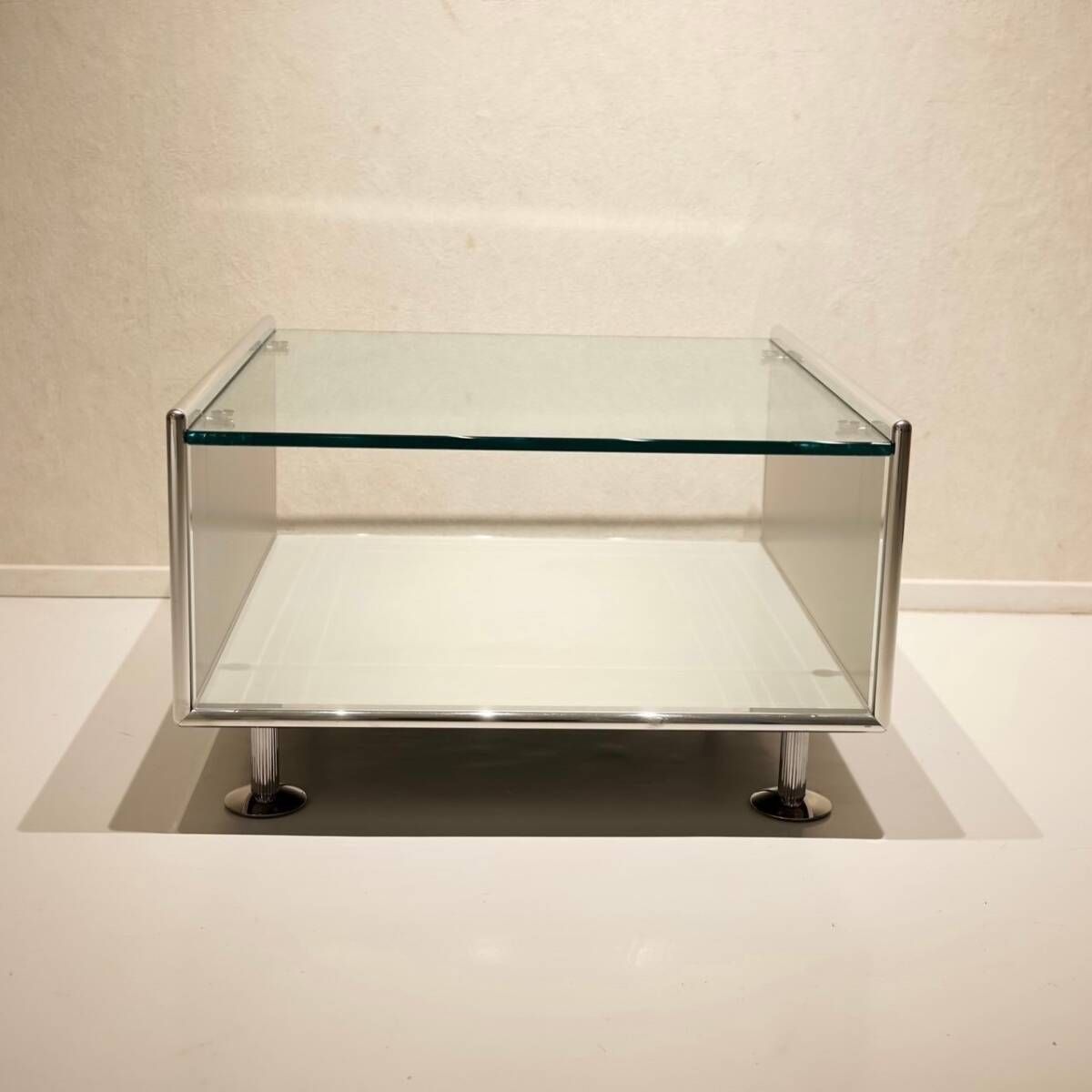 【イタリア製】曲げガラステーブル 中古 希少 絶版品 B&B イタリア Alanda(アランダ) 幾何学を連想