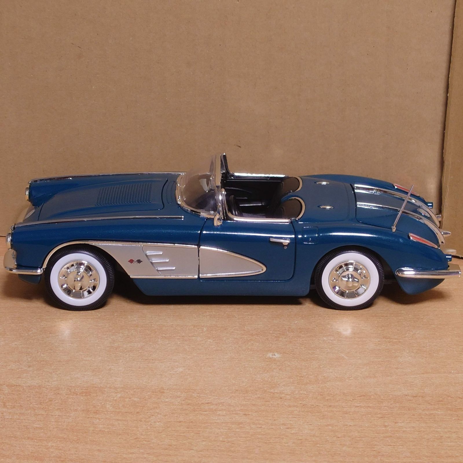 1/18 シボレーコルベット C1 1958 ブルー Chevrolet - メルカリ