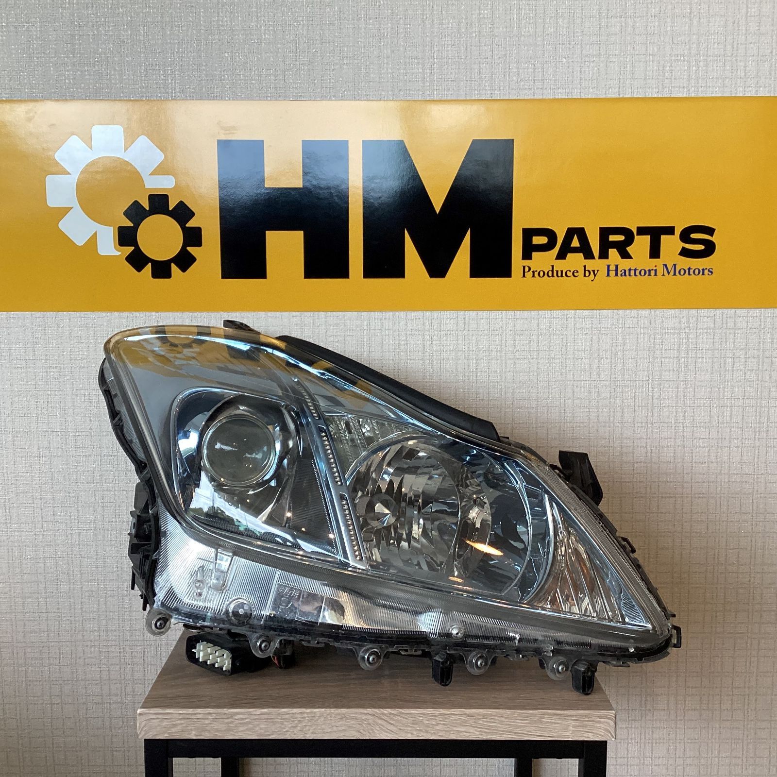 200系 クラウン ハイブリッド 純正 HID ヘッドライト 右 運転席側 HCHR-687 STANLEY P7890 - メルカリ