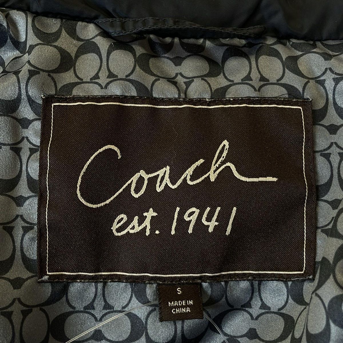 COACH(コーチ) ダウンジャケット サイズS レディース - 黒 長袖 COACH(コーチ) ダウンジャケット サイズS レディース - 黒 長袖