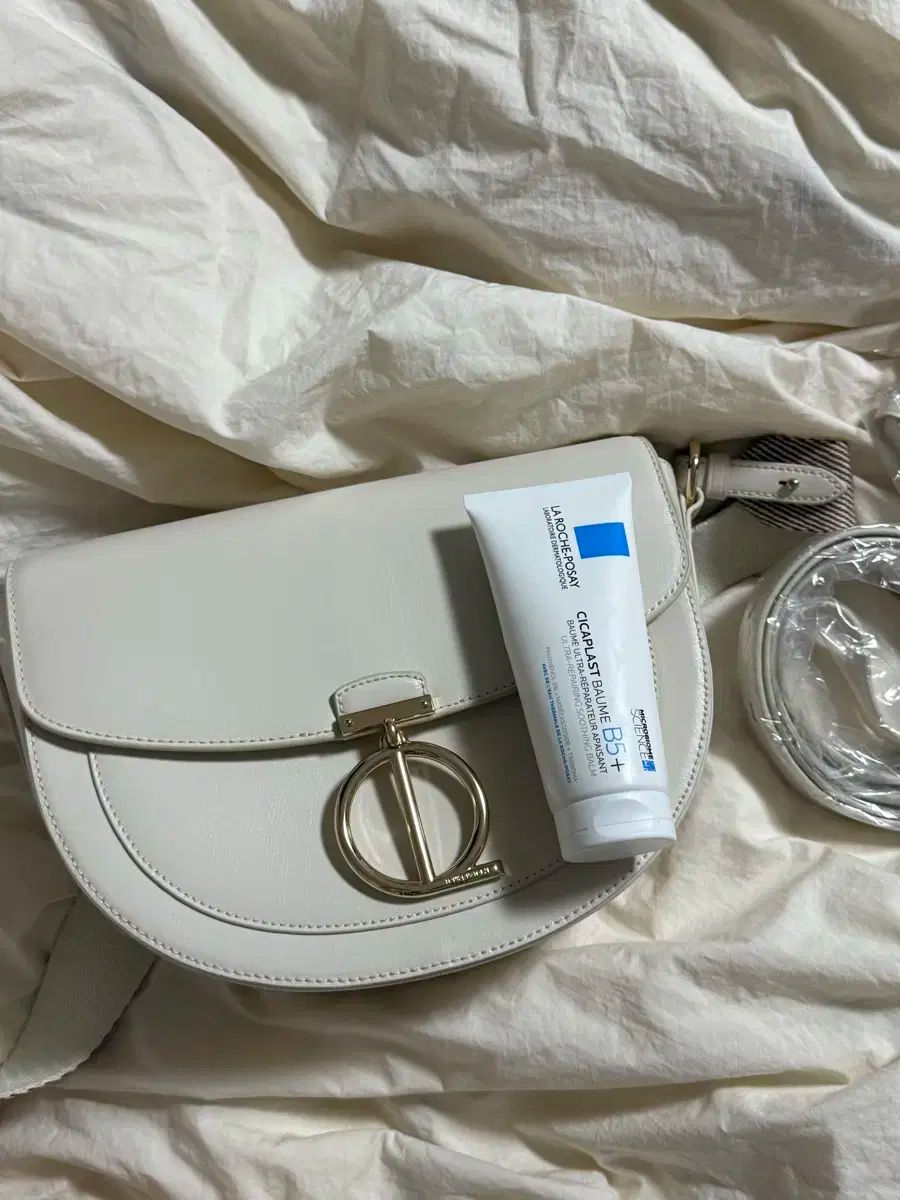 クロスバック ベージュ