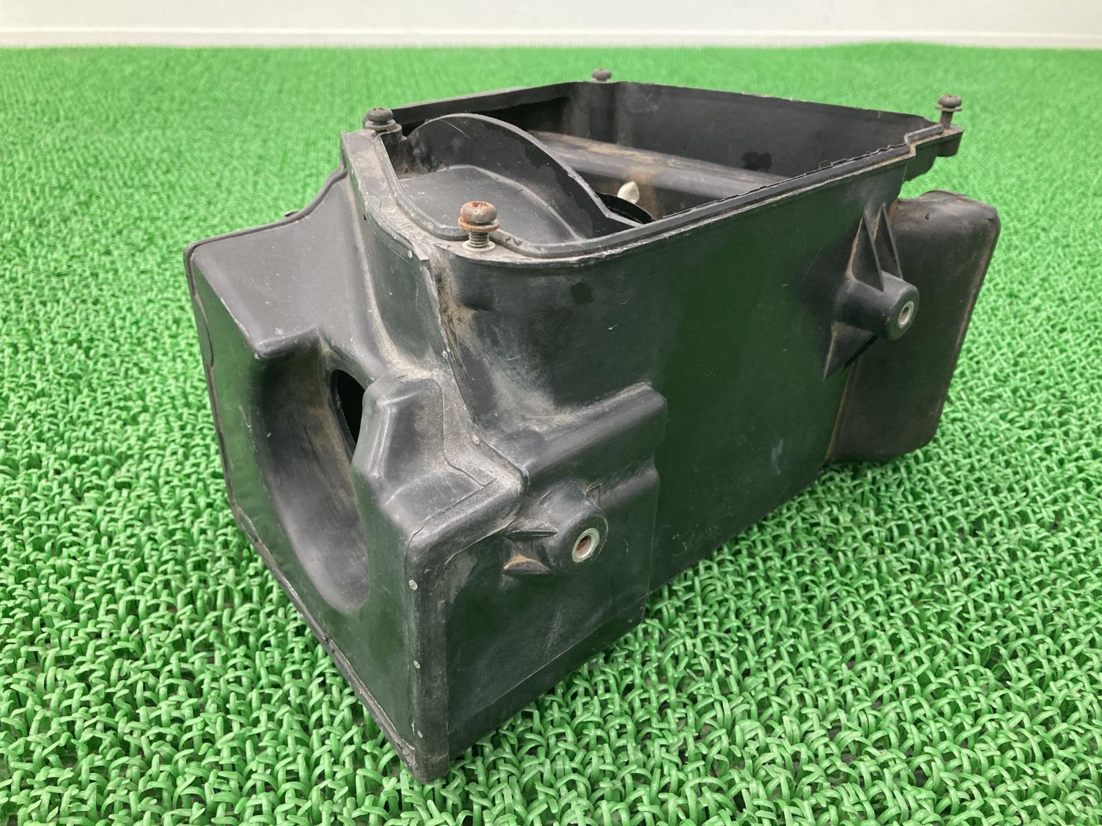 即配可 YAMAHA SR400 純正エアクリーナーボックス エアクリBOX 1JR-275/2H6 F-81 即配可 YAMAHA SR400 純正エアクリーナーボックス エアクリBOX 1JR-311