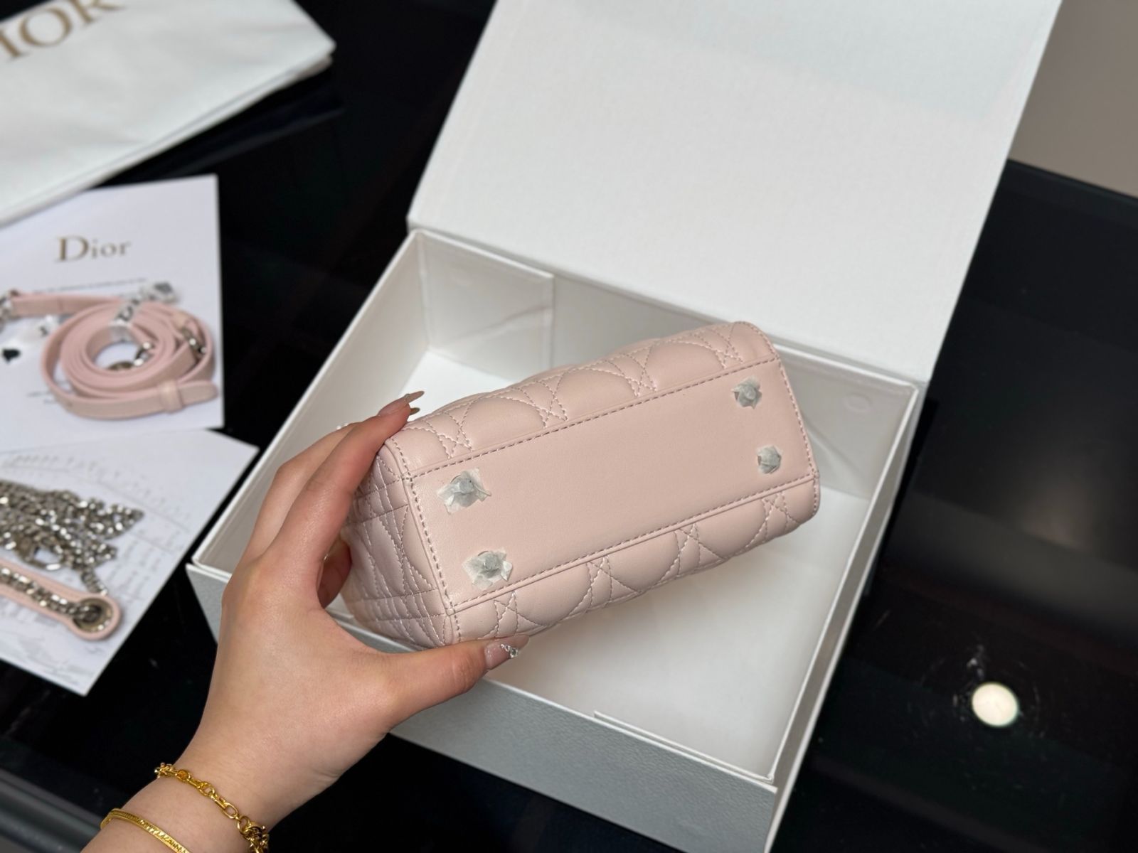 今日特価】Dior Lady Dior ラムスキンバージョン（ディオール