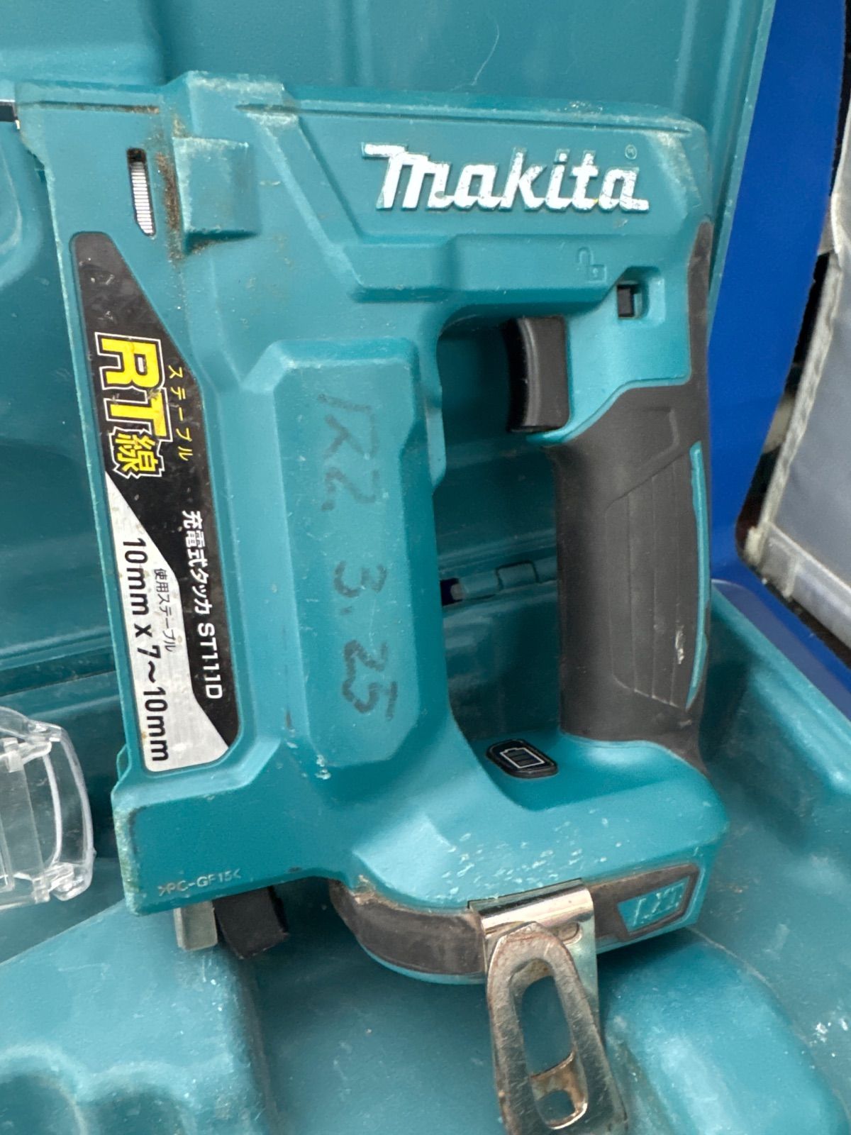 Makita マキタ ST111D タッカー 本体のみ - メルカリ