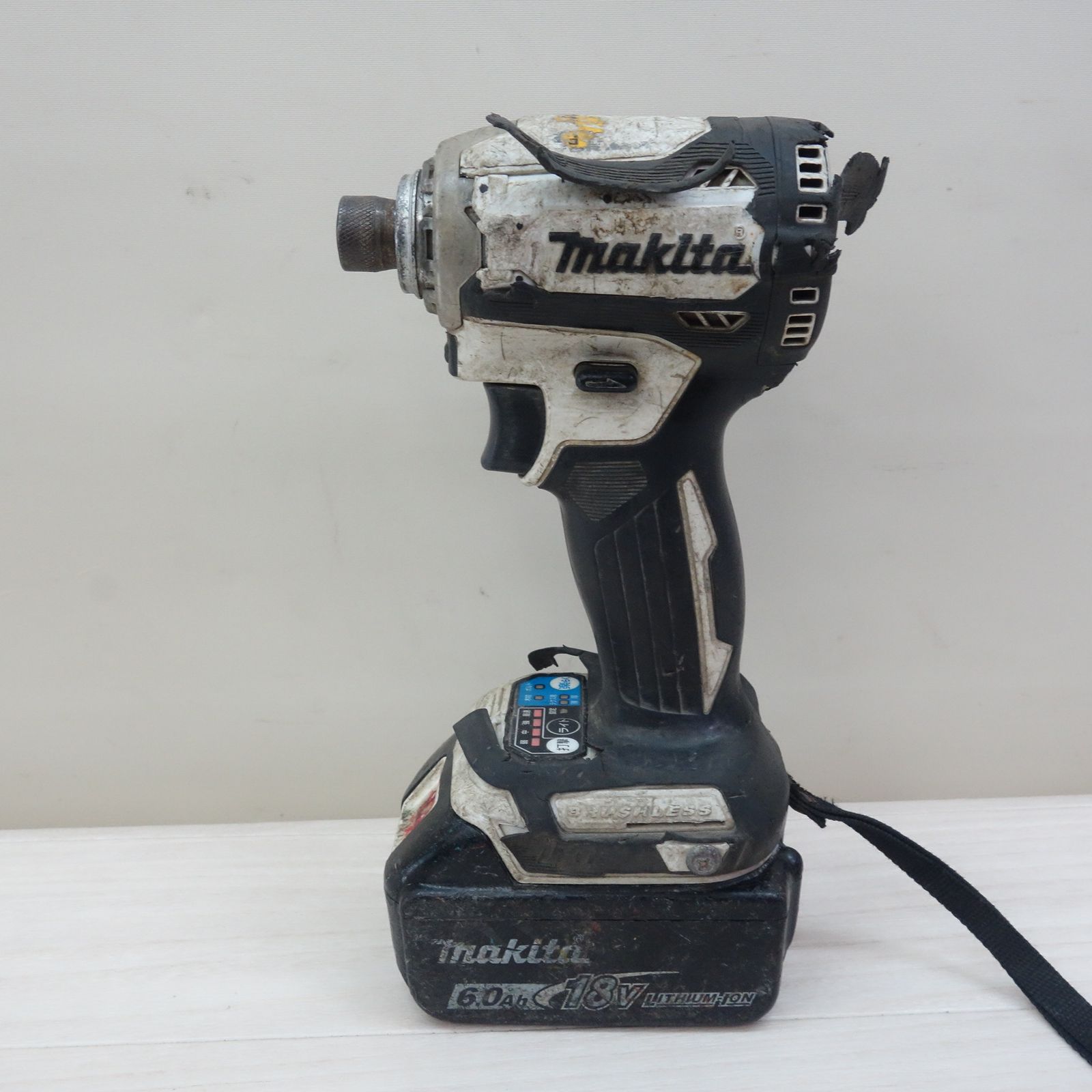 マキタ 充電式 インパクト ドライバ 18V TD171D バッテリー 付き 電動 工具
