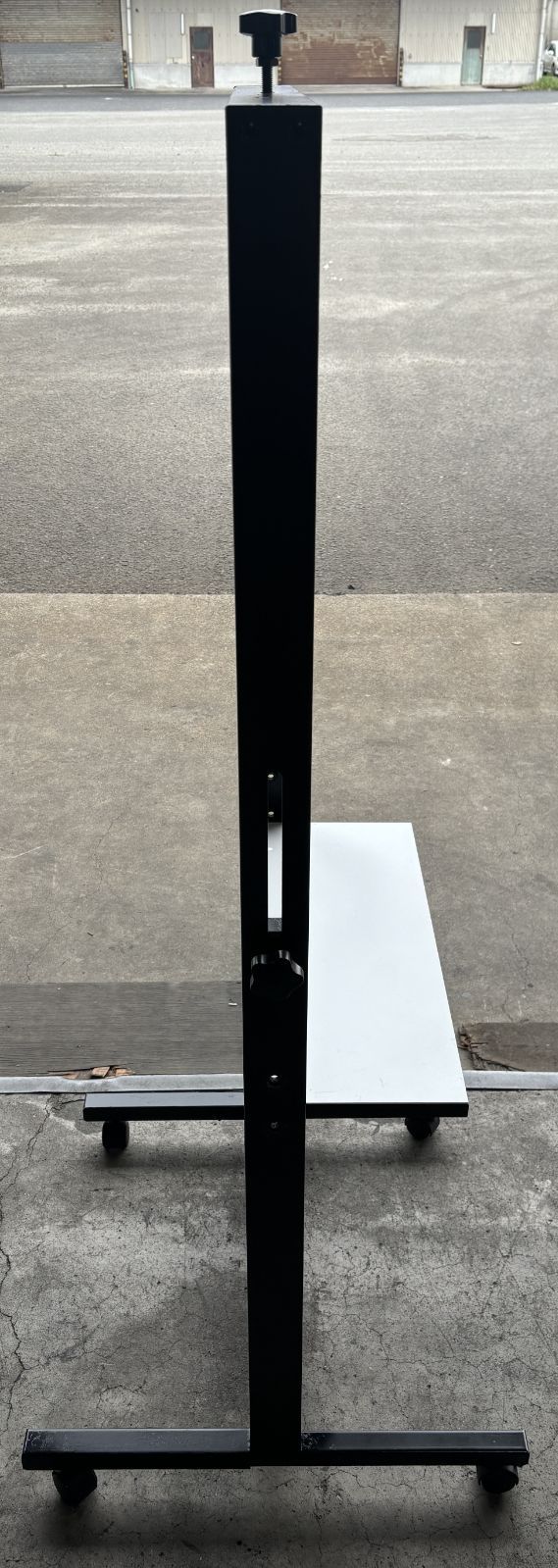 中古品 ぱちんこ・スロット実機用 固定台 キャスター付き ブラック