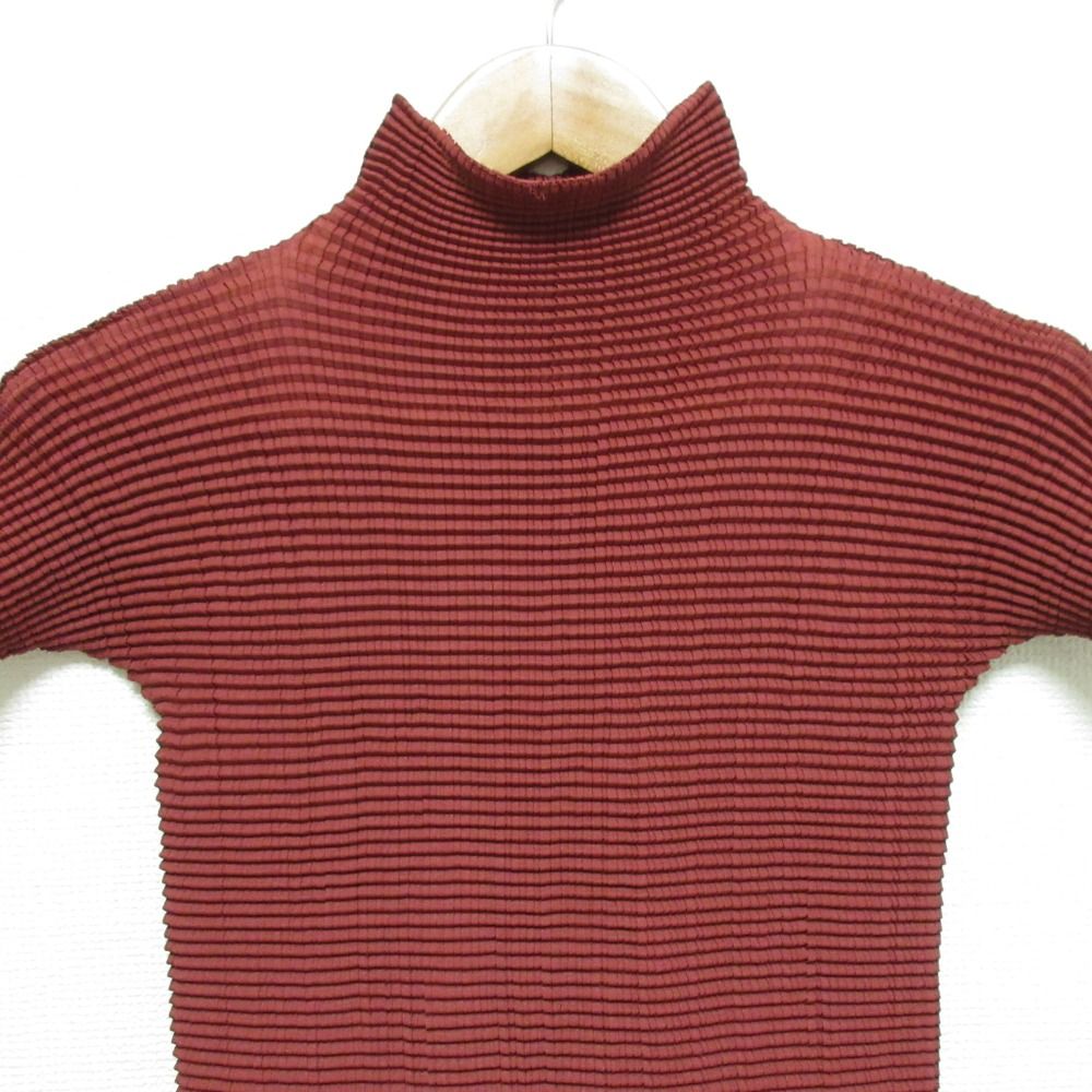 me by ISSEY MIYAKE ボックスプリーツカットソー 美品 ISSEY MIYAKE イッセイミヤケ（T.）ボックスプリーツ