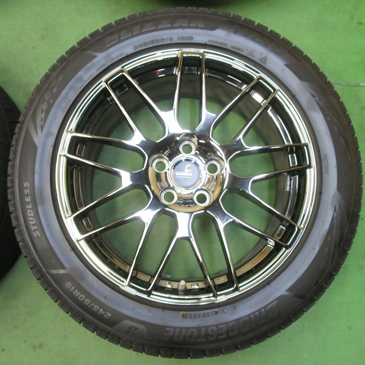 ブリヂストン ブリザック245/50/19デルモア 19インチ PCD120