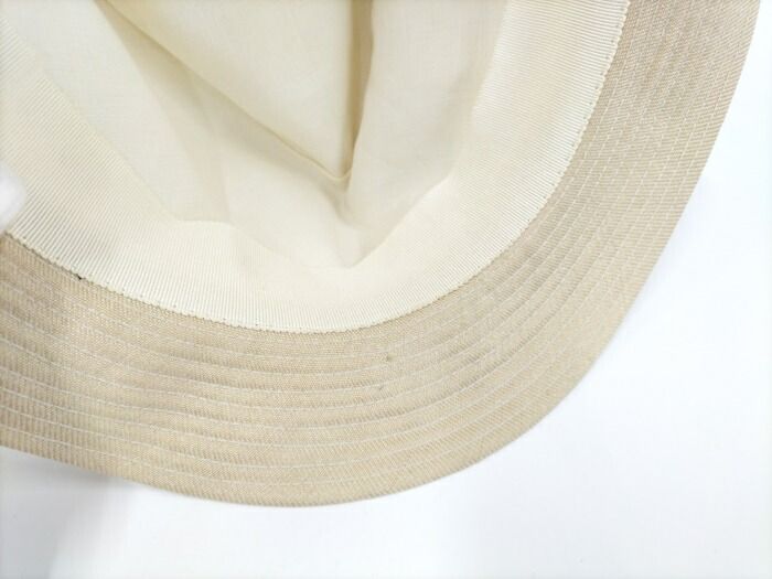 ベージュ 表記サイズ57