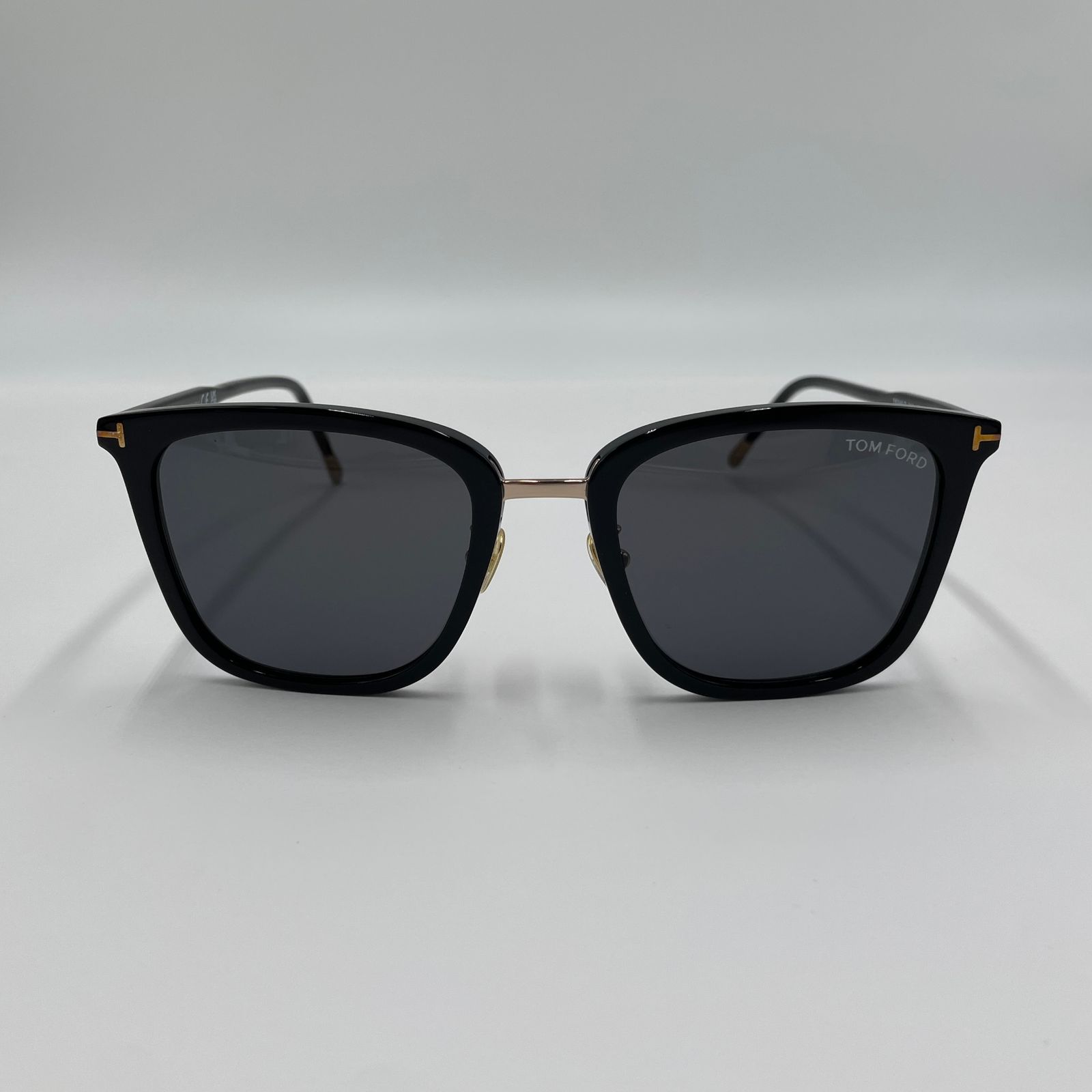 美品 未使用 TOM FORDトムフォード サングラス TF949-D/01A 【C5049-60 