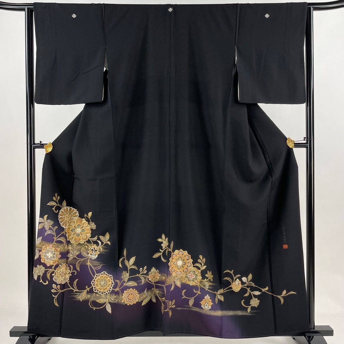 黒留袖 身丈163.5cm 裄丈64cm M 袷 蒋雪英 やまと 落款あり 宝尽くし 金糸 刺繍 黒 正絹 逸品 中古 黒留袖 身丈163cm 裄丈65cm M 袷 蒋雪英 やまと 御所車 草花 刺繍 金彩 黒