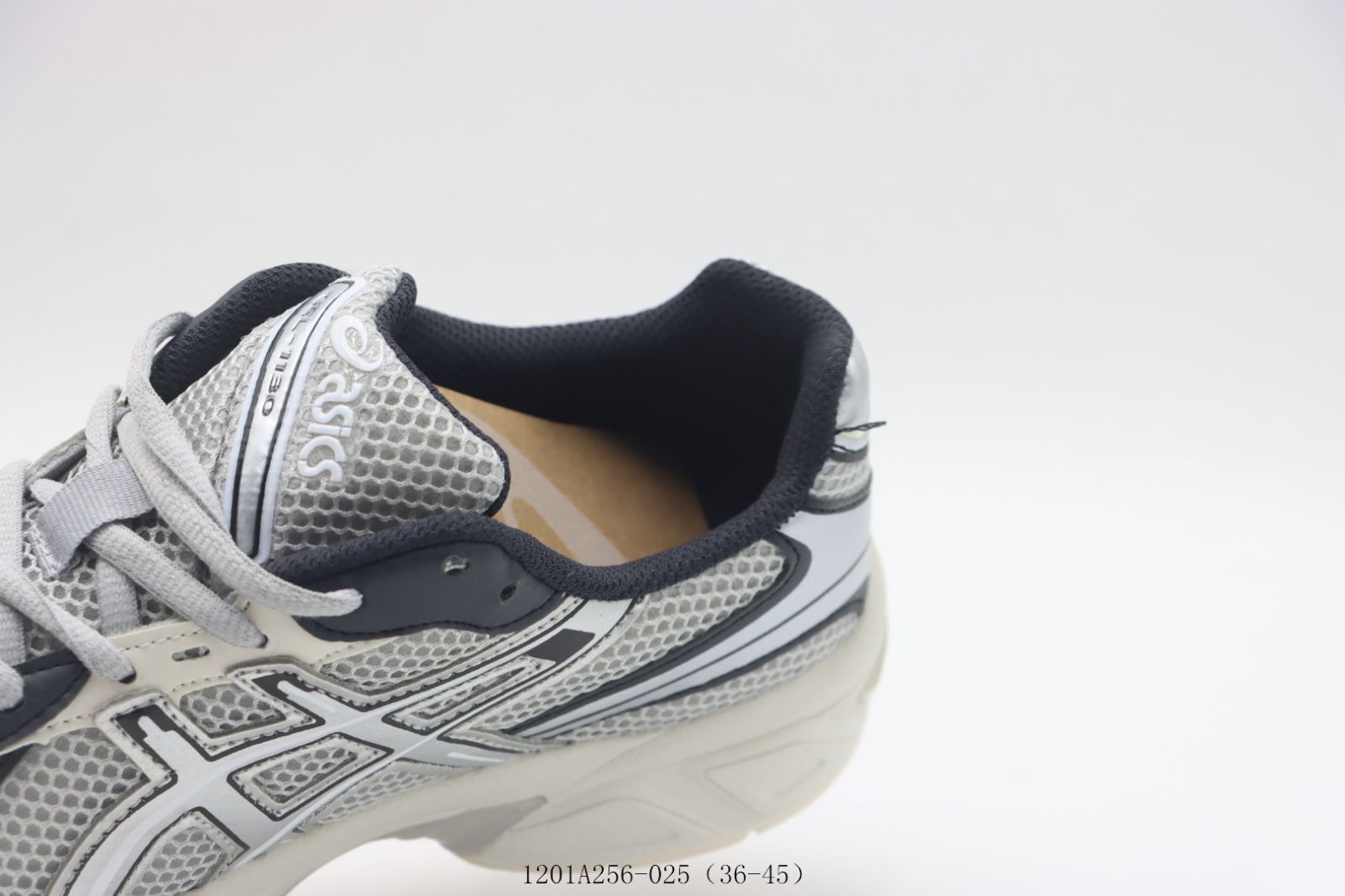 今日 ASICS アシックス ランニングシューズ 1201A256-025 ホワイトグレー KIN-KAAI_COM