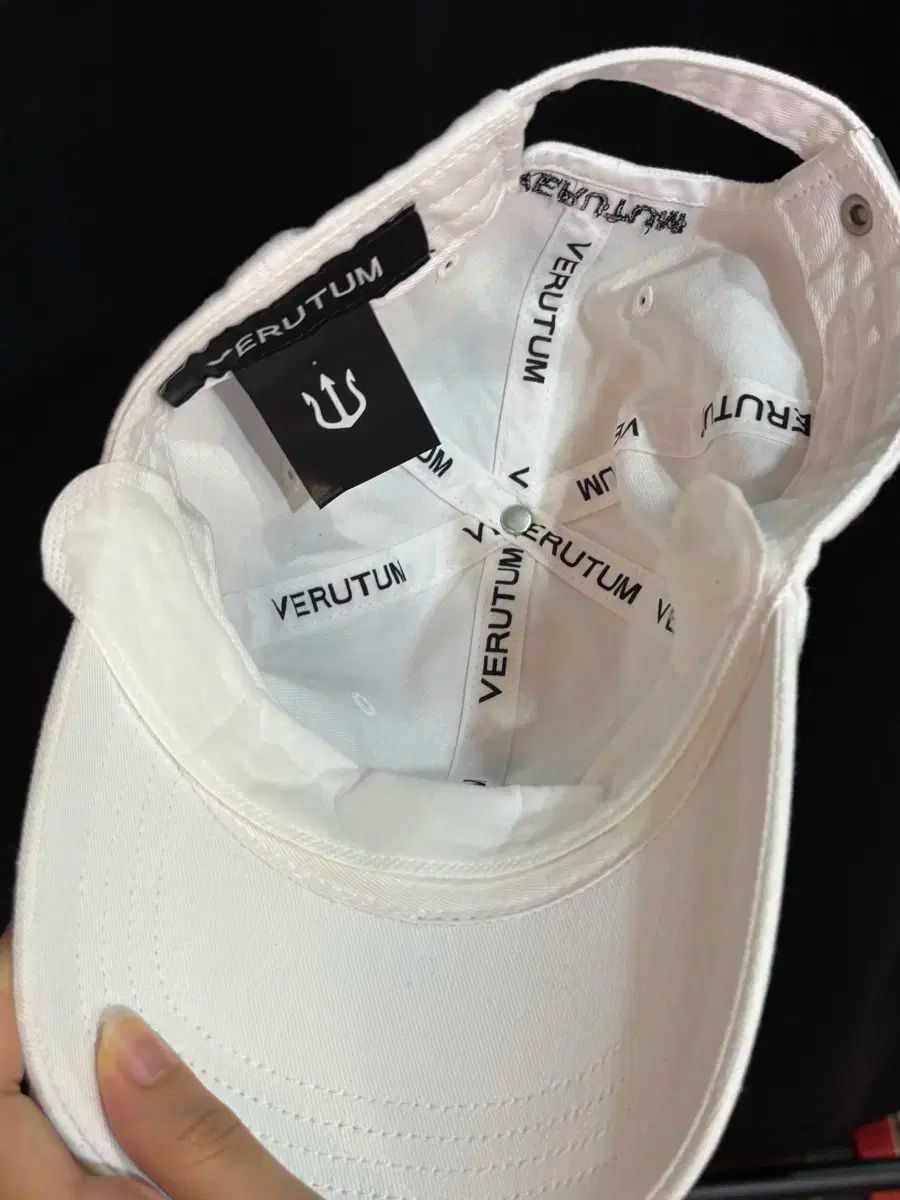 VERUTUM(ヴェルタム) 正規品 ボールキャップ - メルカリ