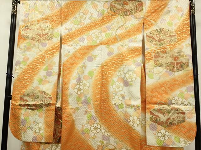 平和屋着物○豪華振袖 駒刺繍 文箱花文 暈し染め 金彩