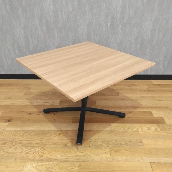 送料無料!】 角テーブル ベージュ 美品 カフェテーブル カフェ 送料無料!】 角テーブル ベージュ 美品 カフェテーブル カフェ