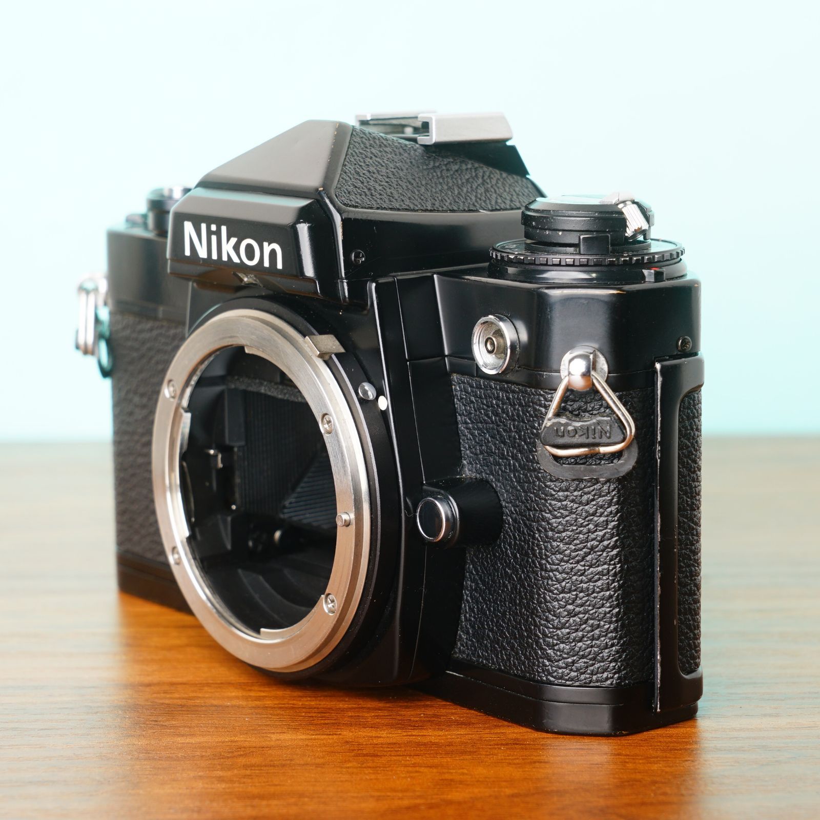 [美品] 完動品◎ニコン FE ボディ フィルムカメラ 防湿庫管理 #86 ニコン [美品] 完動品◎ニコン FE ボディ フィルムカメラ 防湿庫