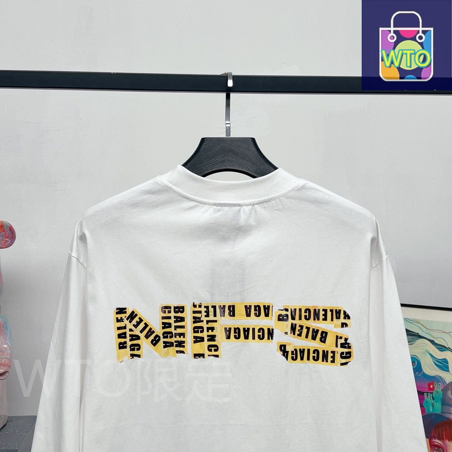 Balenciaga キャンペーンロゴ　ロンT 本日限定特価】Balenciaga ロゴプリント ロングスリーブTシャツ