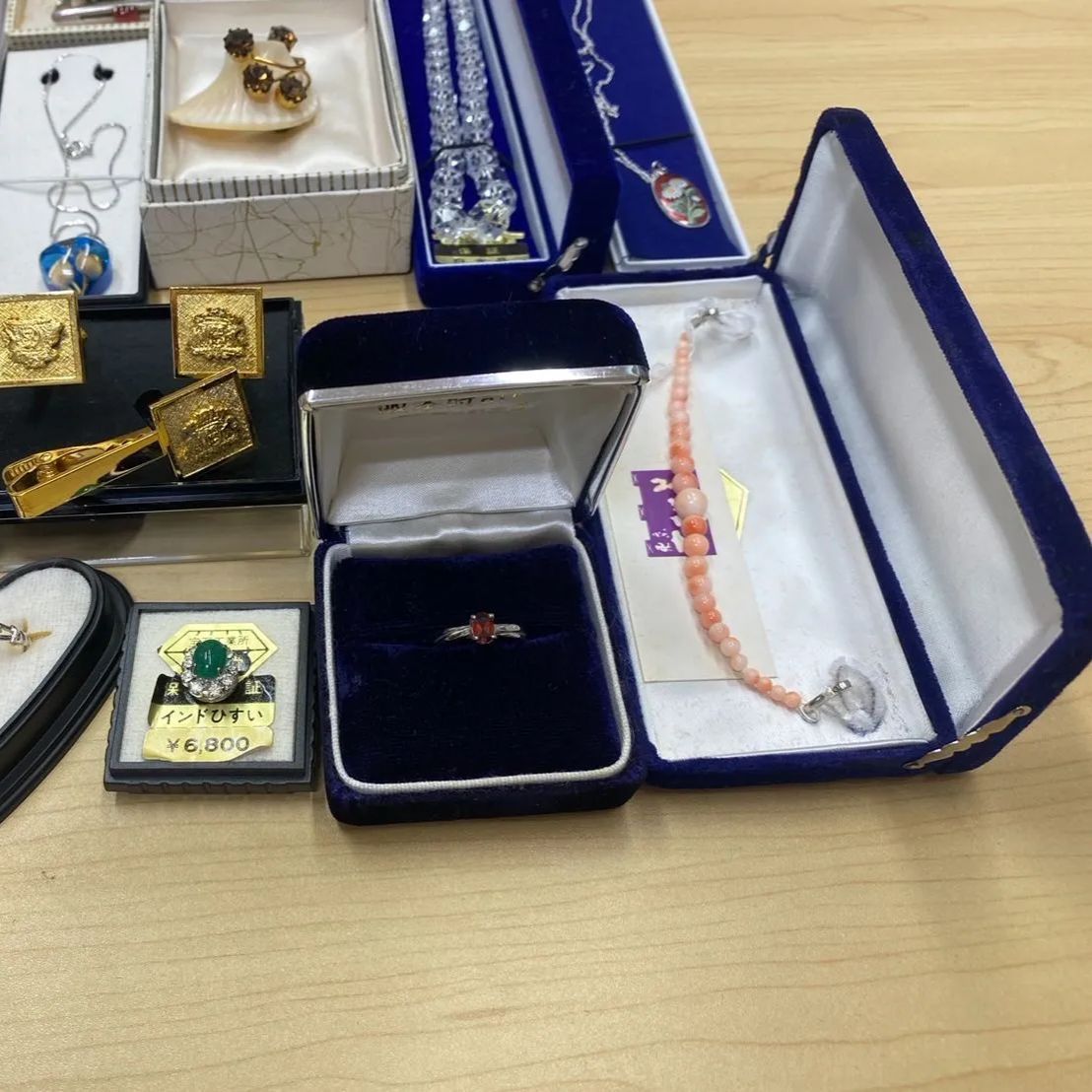 指輪 ネックレス 装飾品 ジュエリーボックス 遺品整理 生前整理