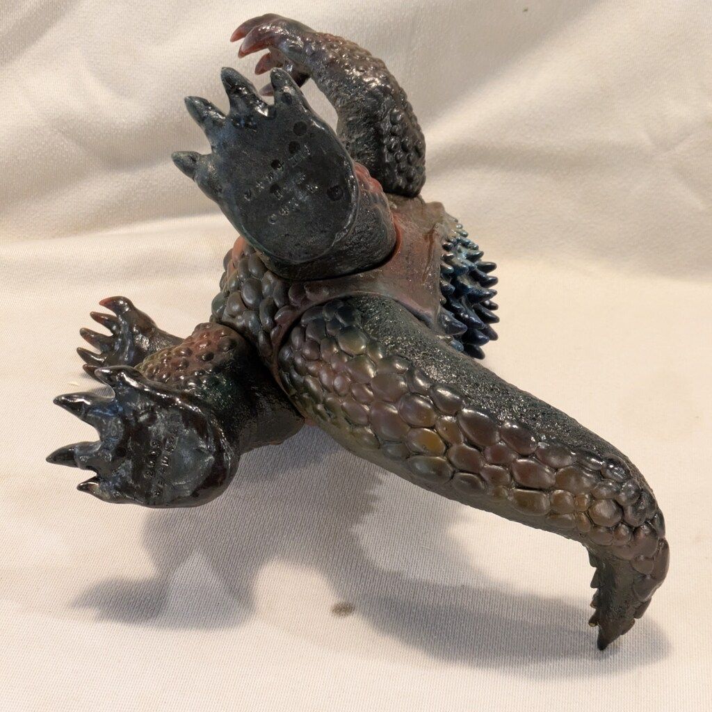 シカルナ・工房 中岡俊哉世界の怪獣 ザゴラ 山中の怪獣 黒成型