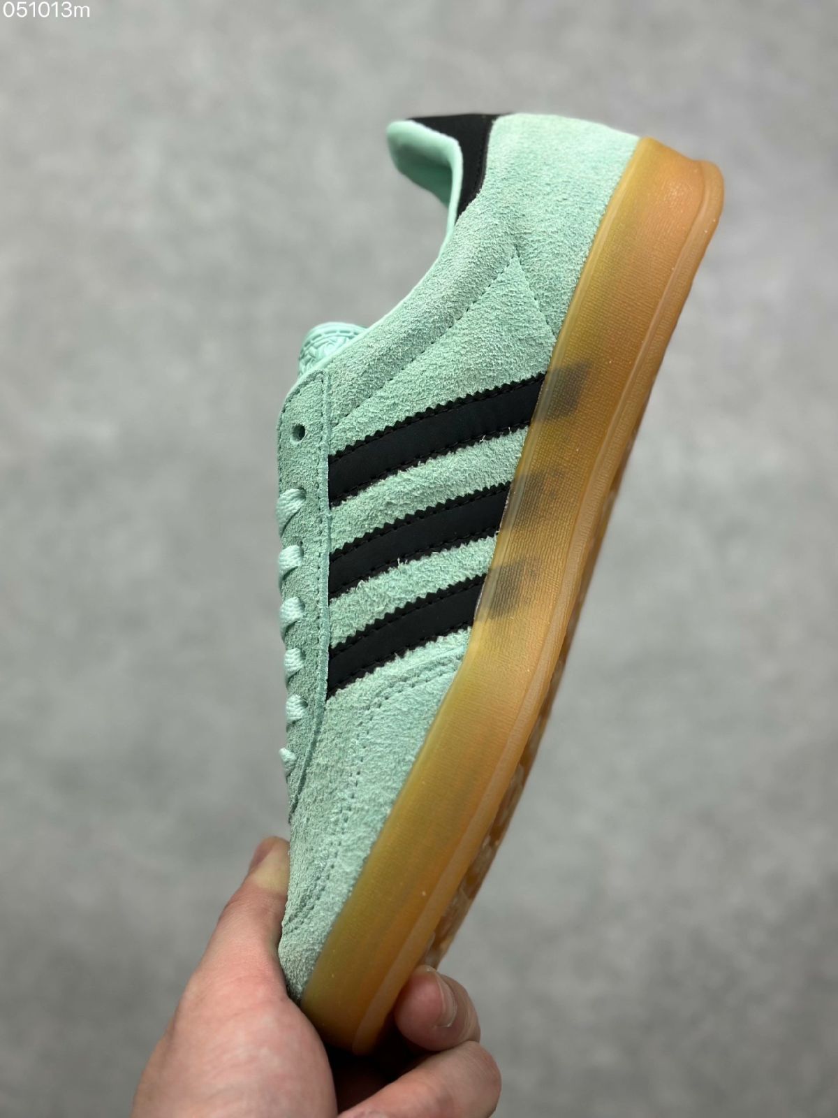 新品未使用  adidasアディダス サンバ adidas gazelle INDOOR IH7488 男女兼用