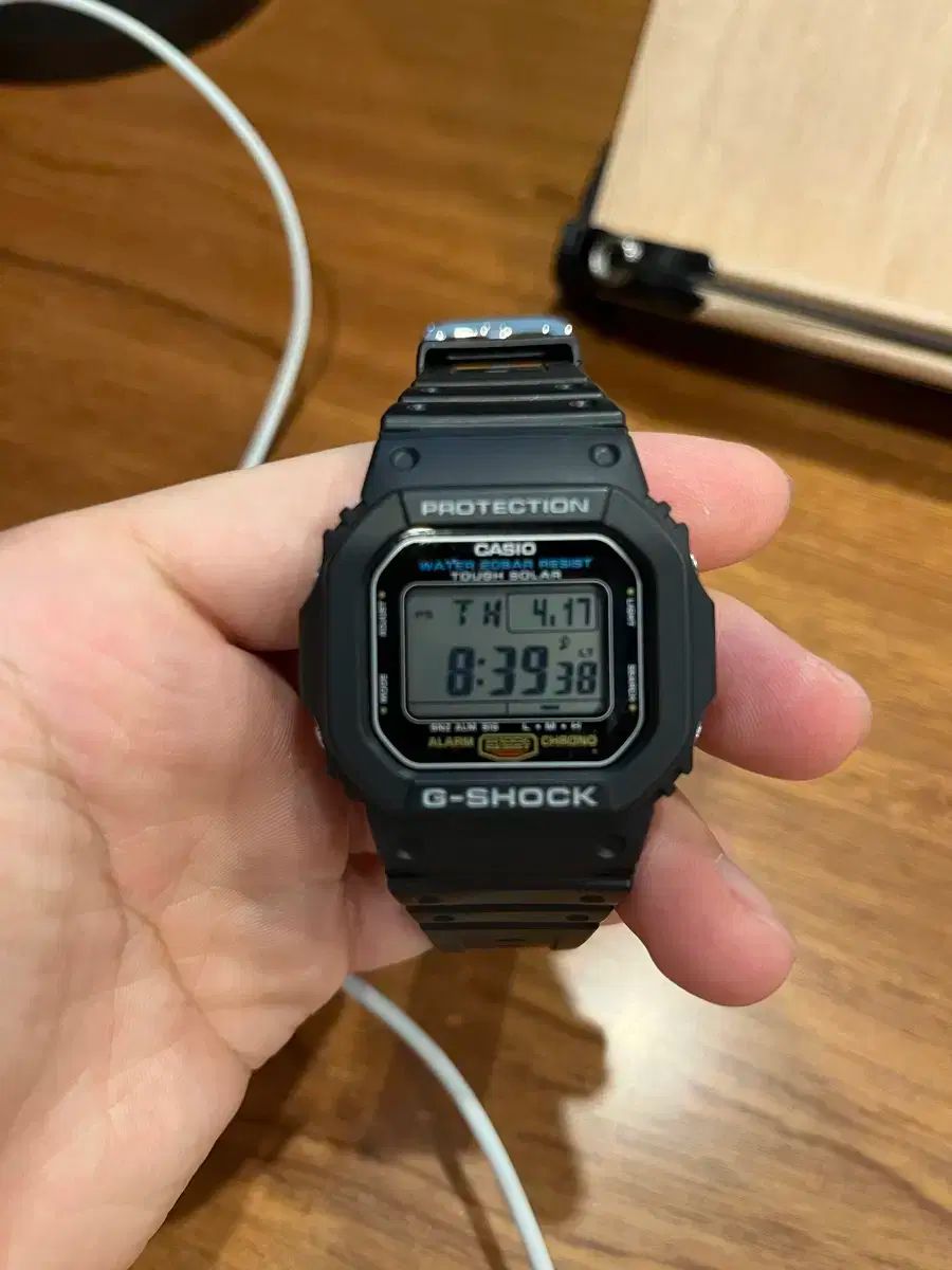 G-SHOCK ジーショック g ー 5600ue 1dr